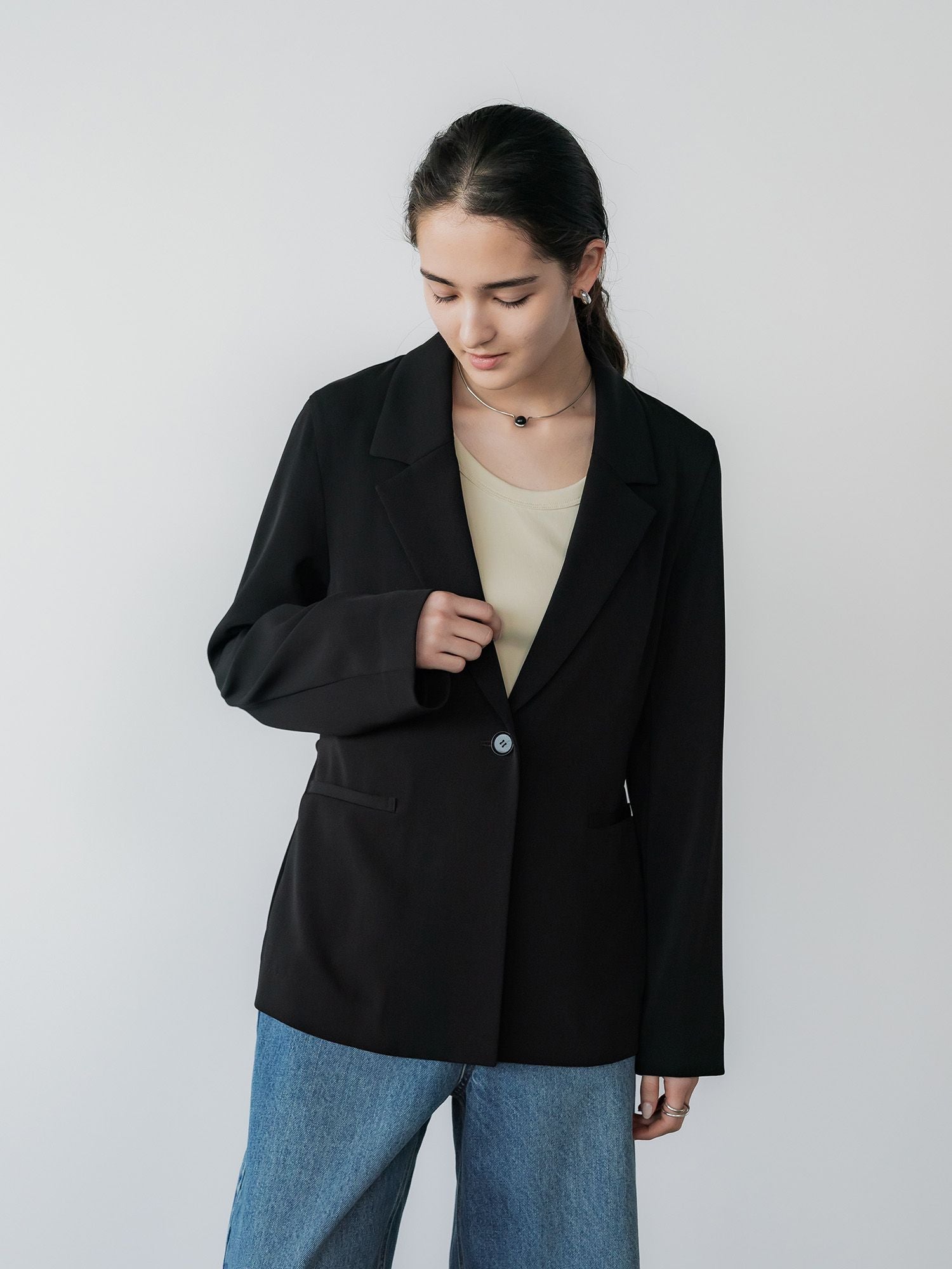 H167 B81 W57 H89 / 着用サイズ : size3