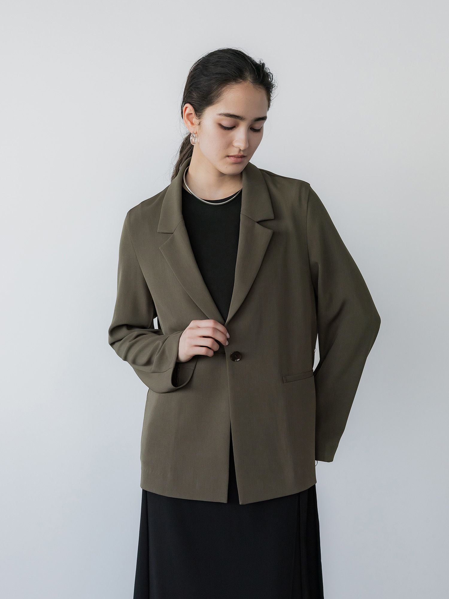 H167 B81 W57 H89 / 着用サイズ : size3