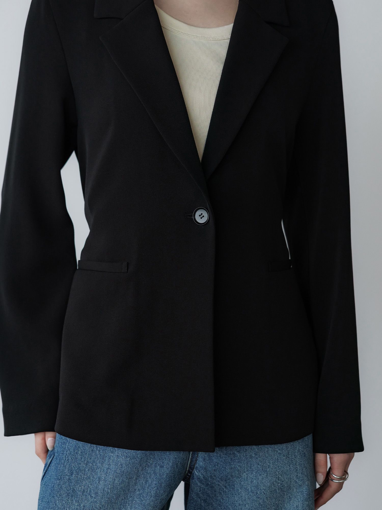 H167 B81 W57 H89 / 着用サイズ : size3