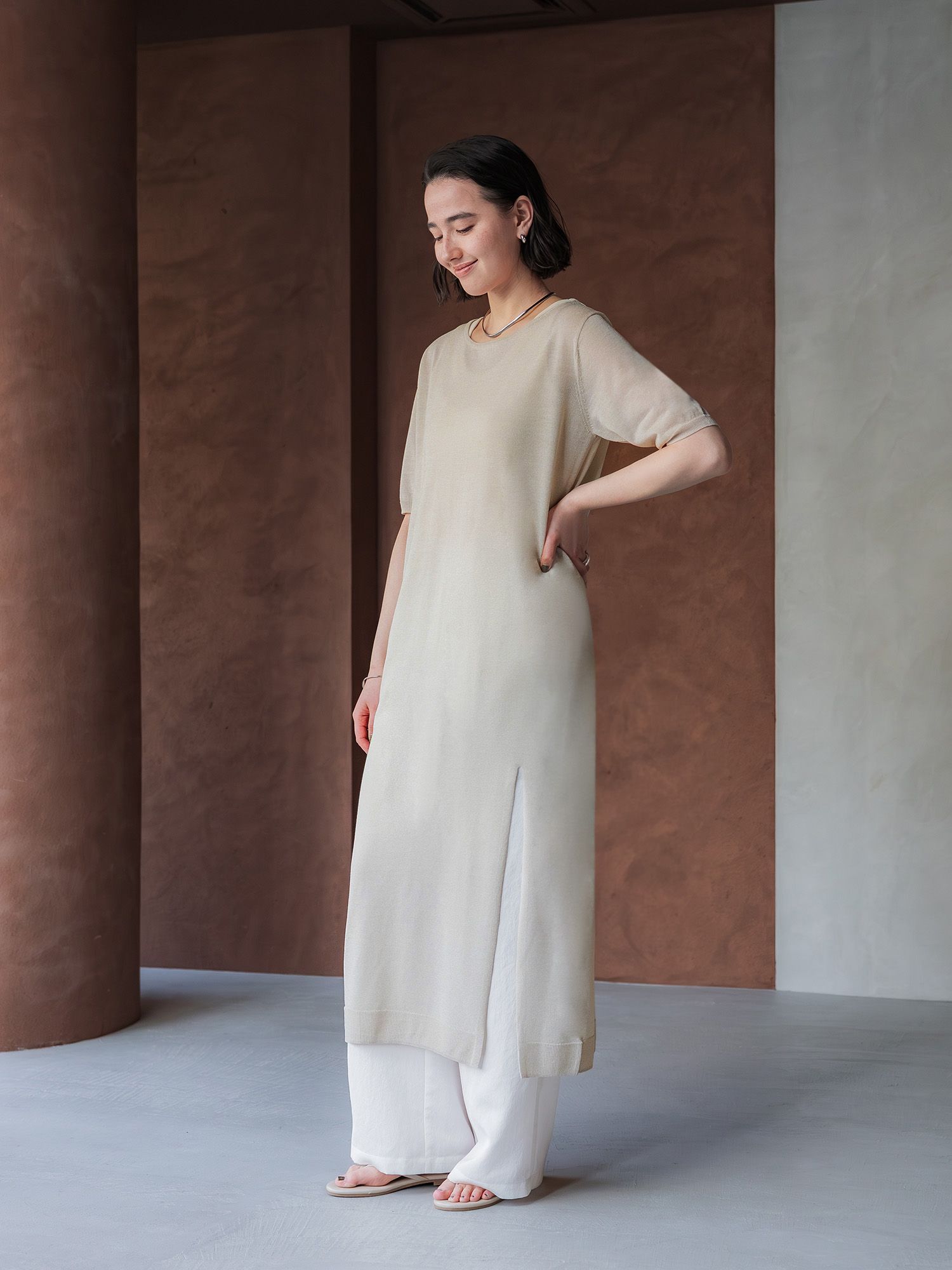 H173 B83 W66 H96 / 着用サイズ : サンプル