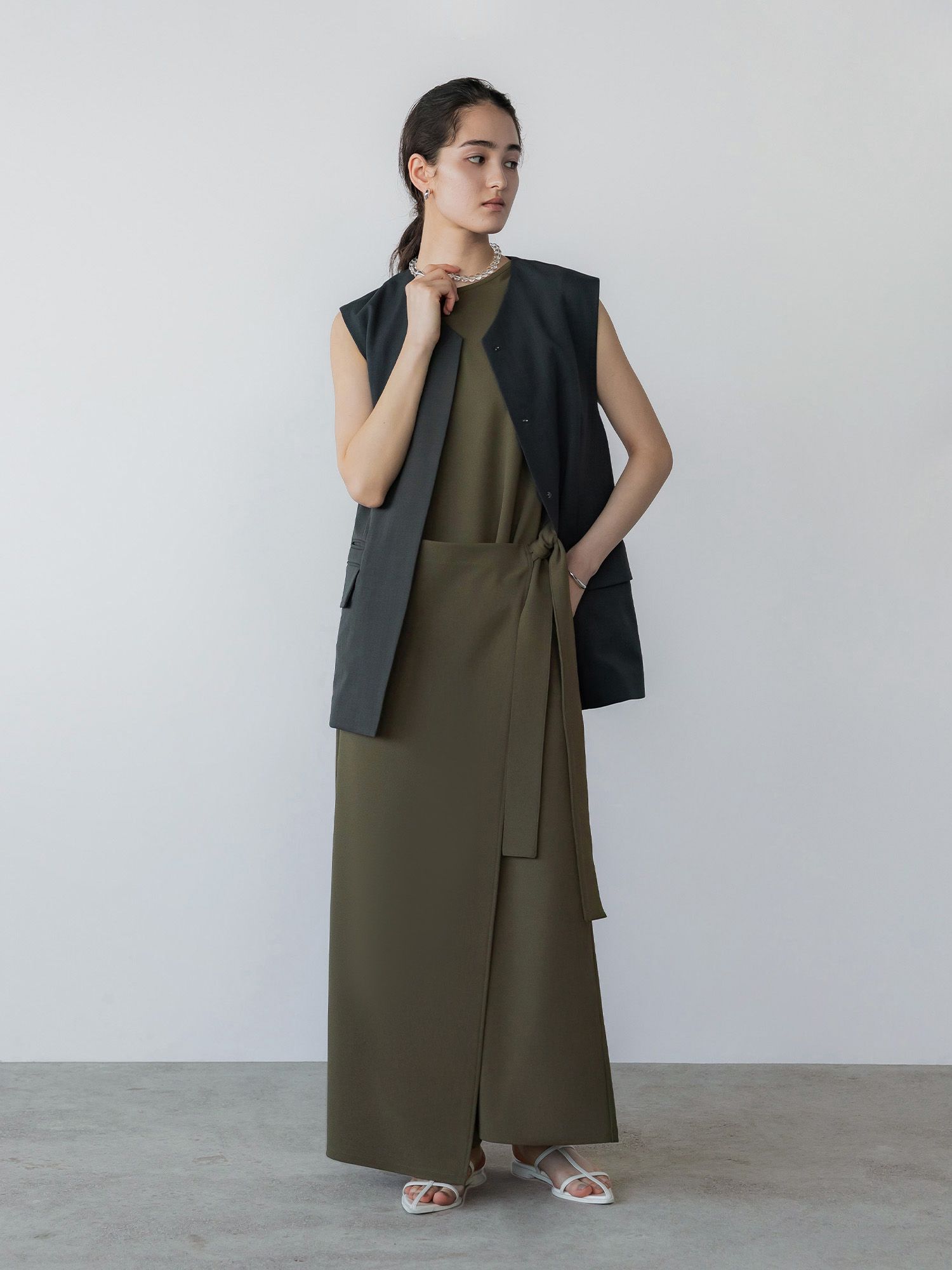 H167 B81 W57 H89 / 着用サイズ : size3