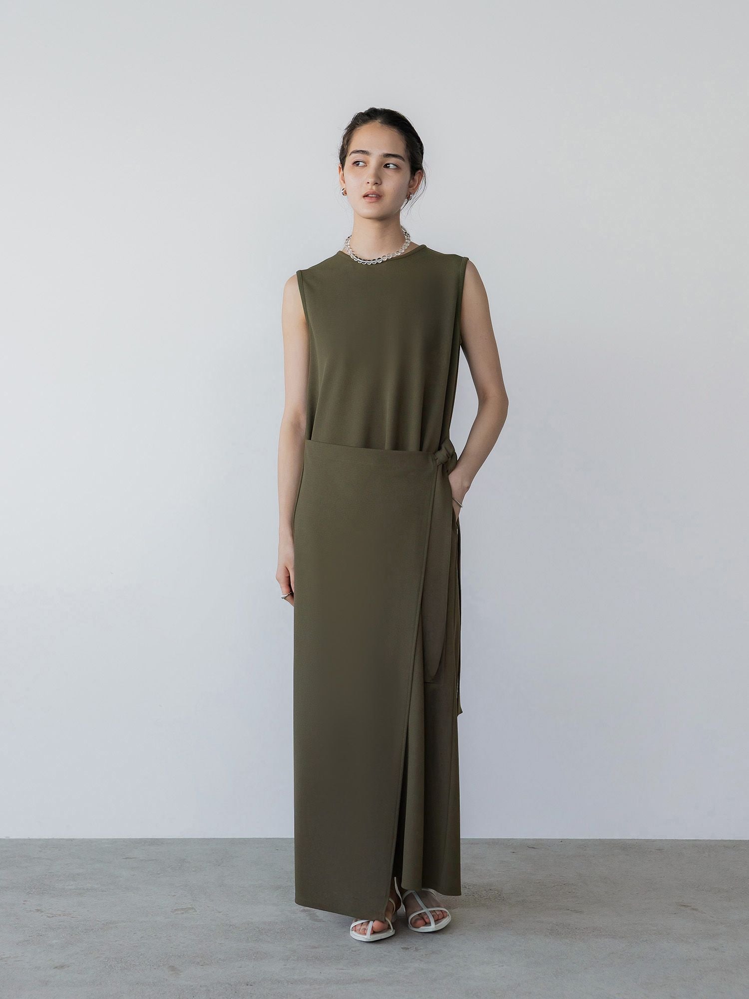 H167 B81 W57 H89 / 着用サイズ : size3