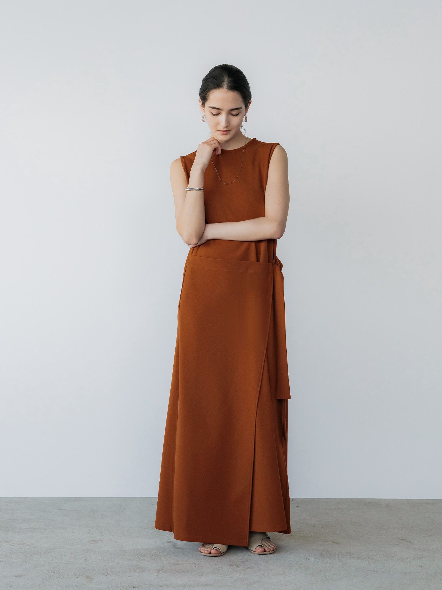 H167 B81 W57 H89 / 着用サイズ : size3