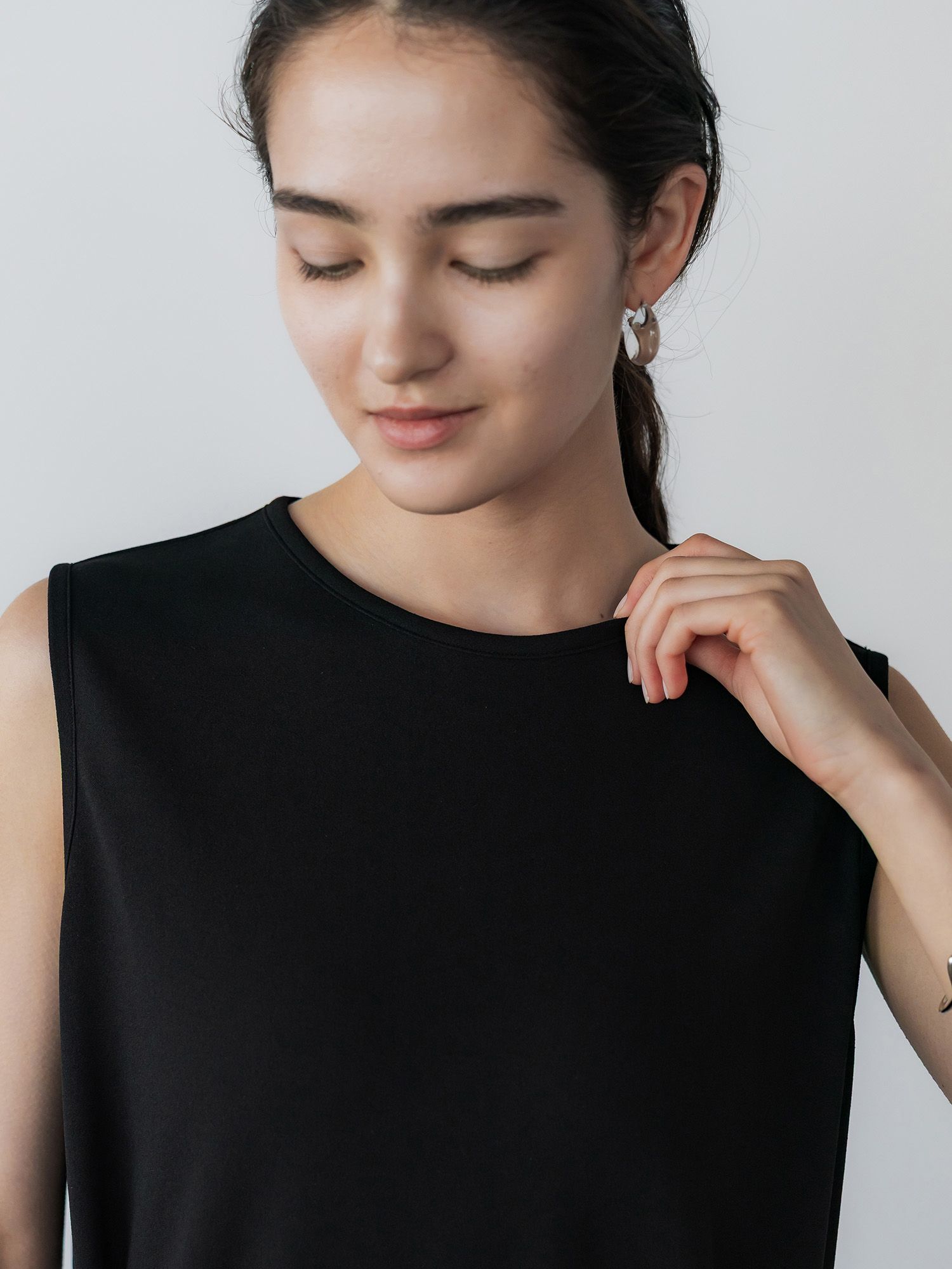 H167 B81 W57 H89 / 着用サイズ : size3