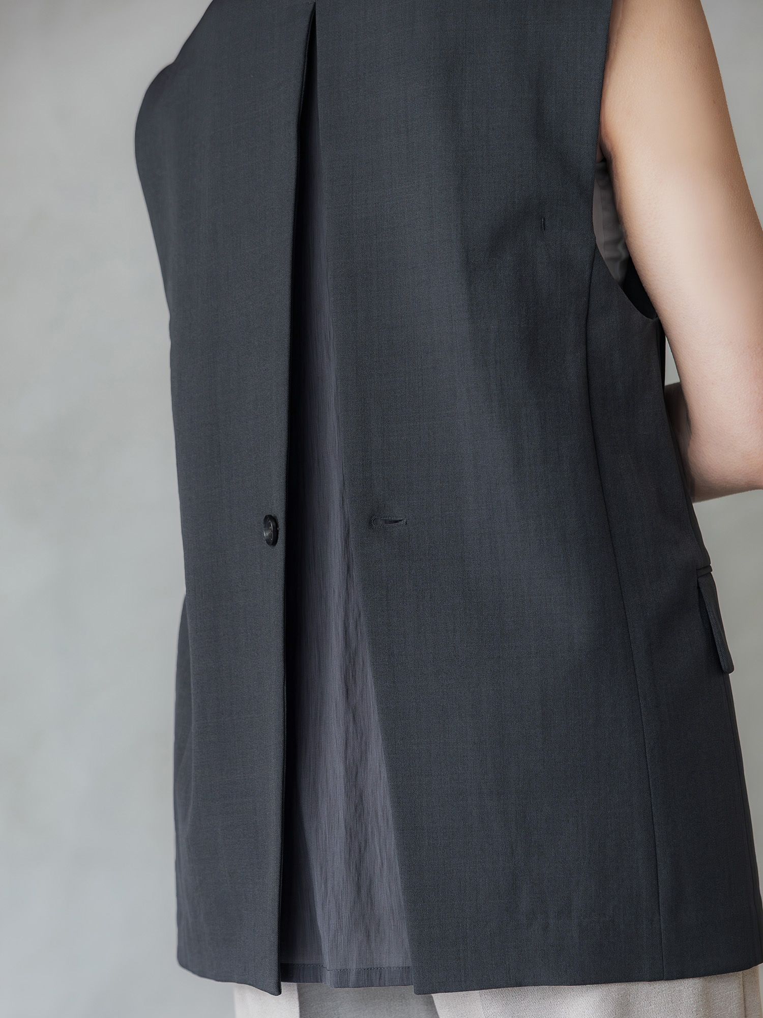 H173 B83 W66 H96 / 着用サイズ : size3