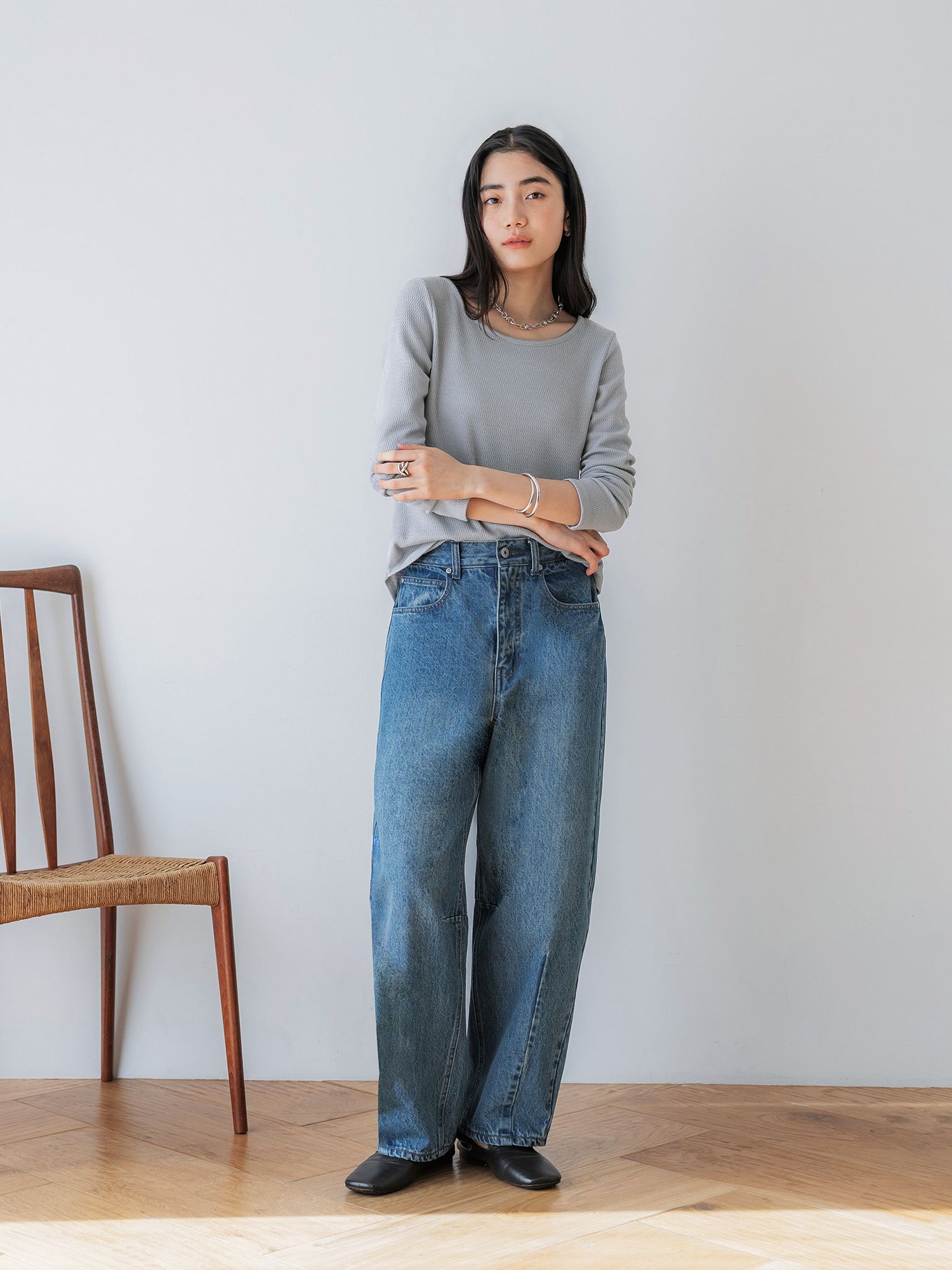 H172 B77 W56.5 H84.5 / 着用サイズ : size2