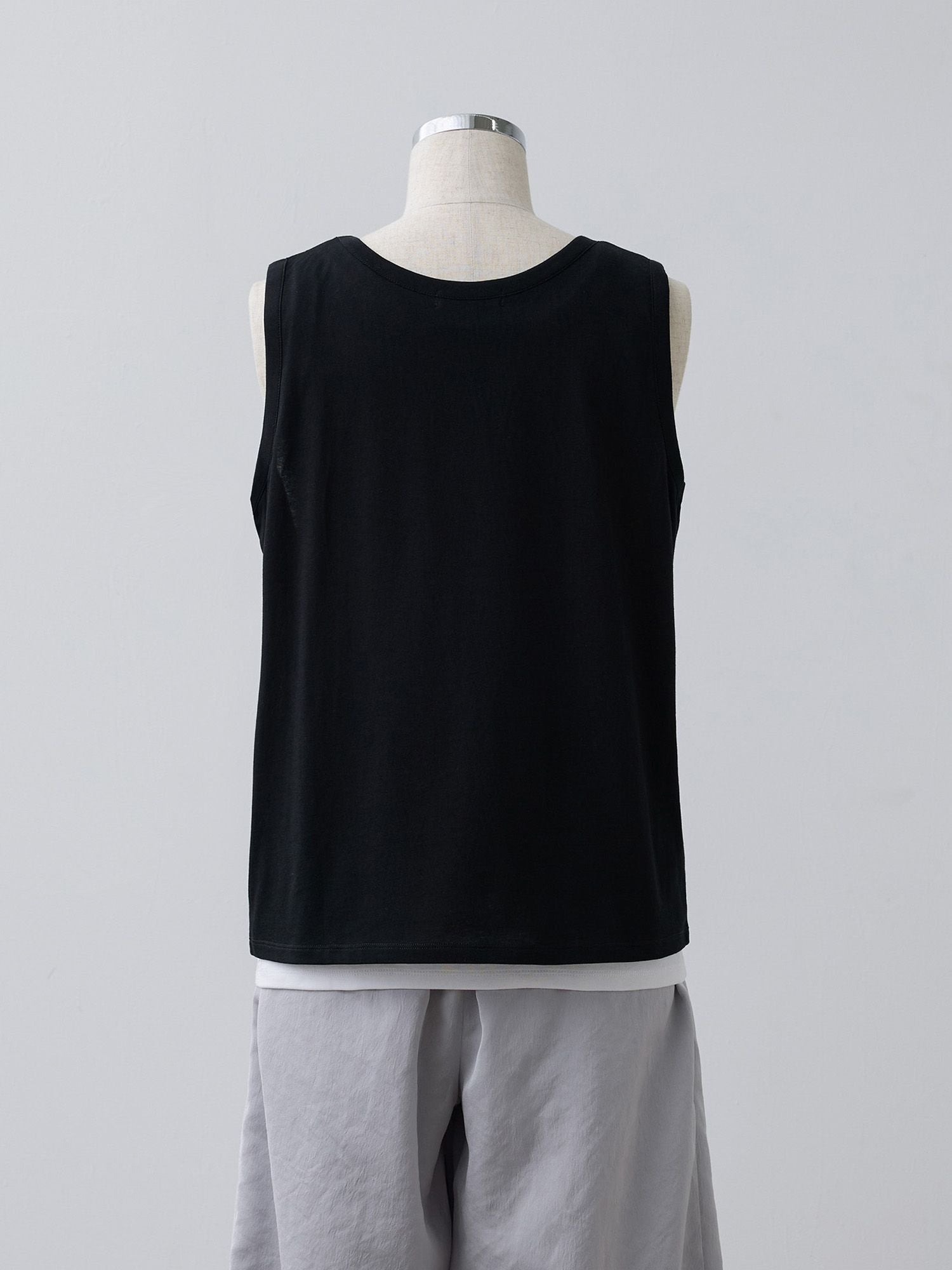 マルチウェイレイヤードタンクトップ