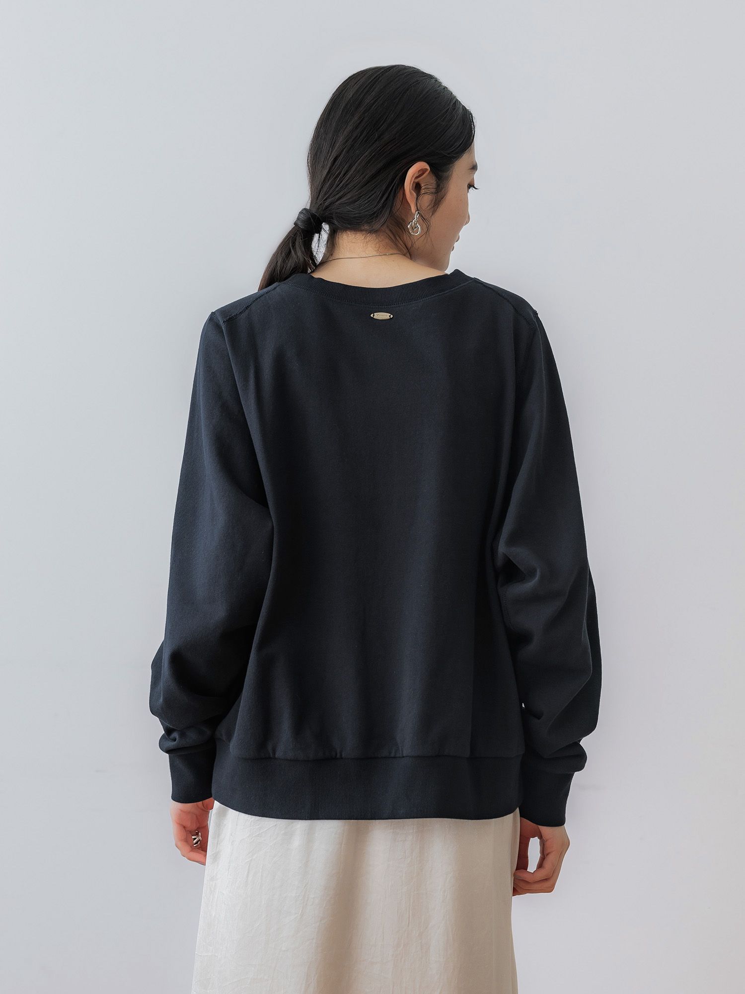 H172 B77 W56.5 H84.5 / 着用サイズ : size2