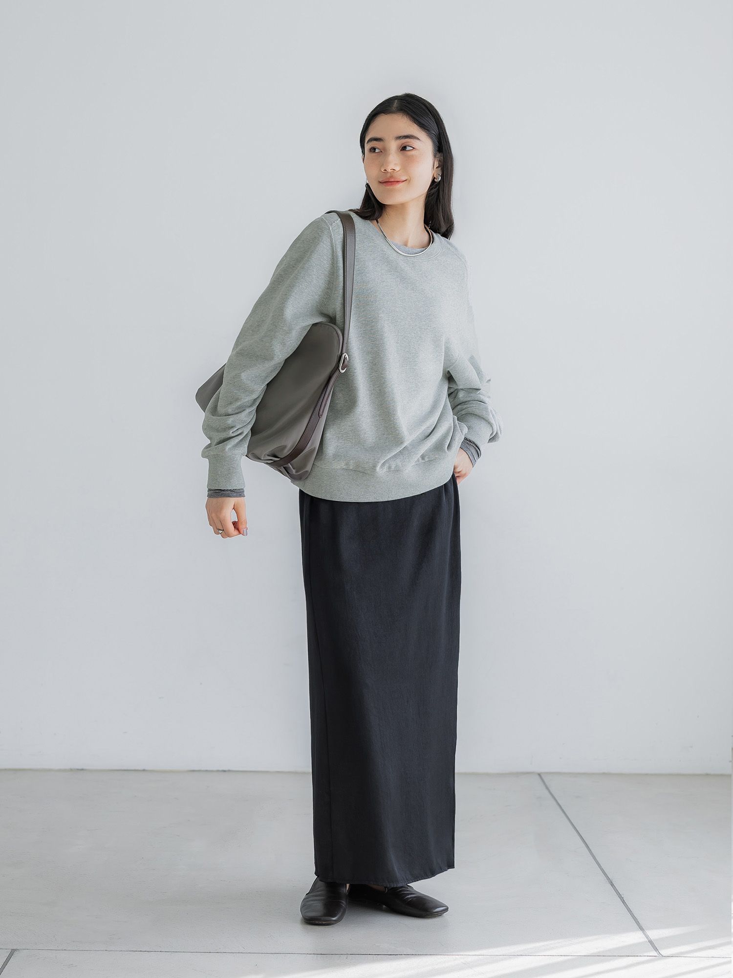 H172 B77 W56.5 H84.5 / 着用サイズ : size2