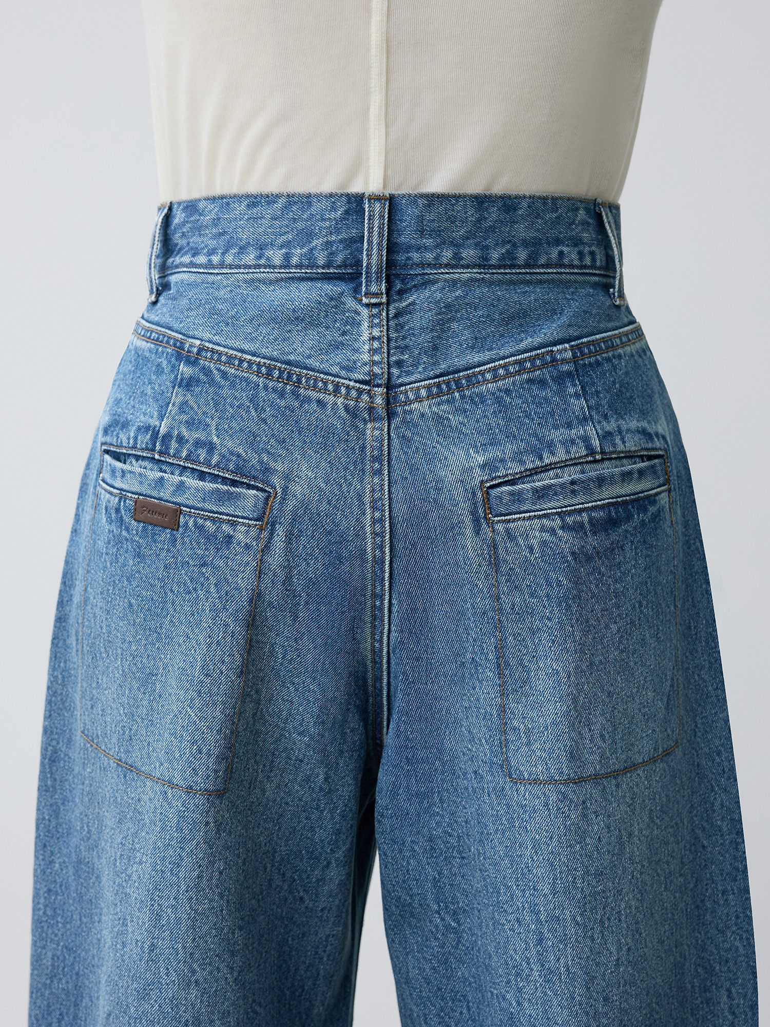 ソフトカーヴィーデニムパンツ