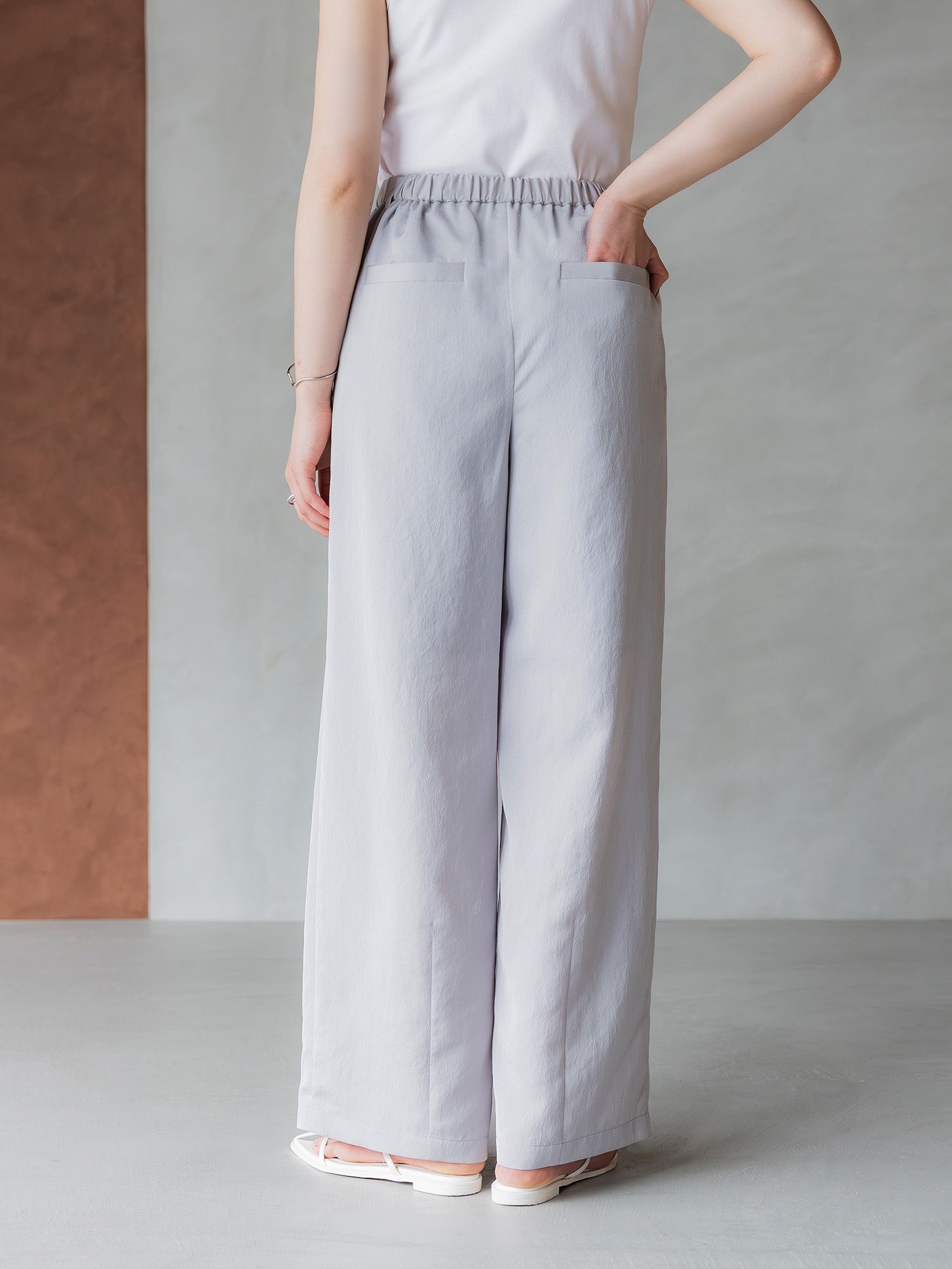 H173 B83 W66 H96 / 着用サイズ : サンプル