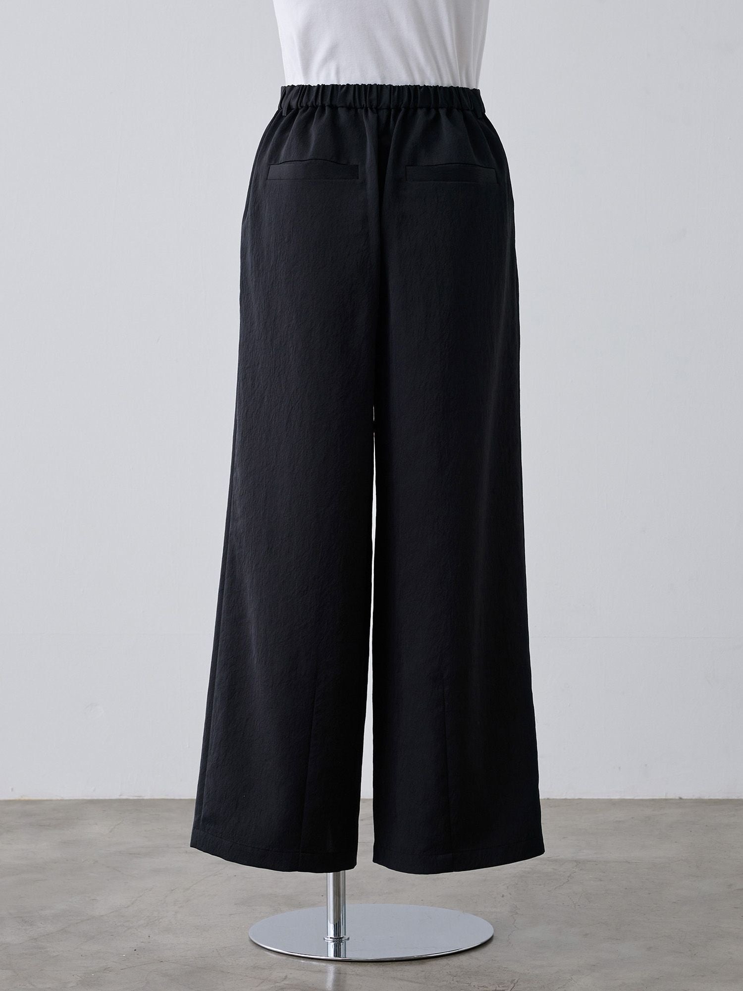 ウォッシャブルサテンスラックス