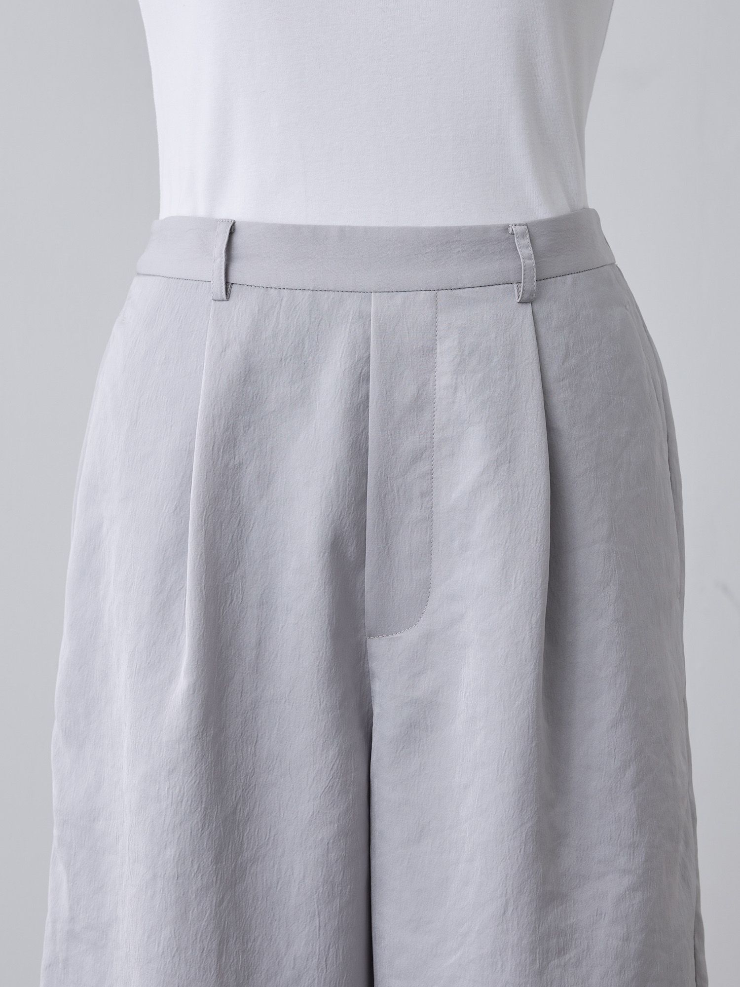 ウォッシャブルサテンスラックス