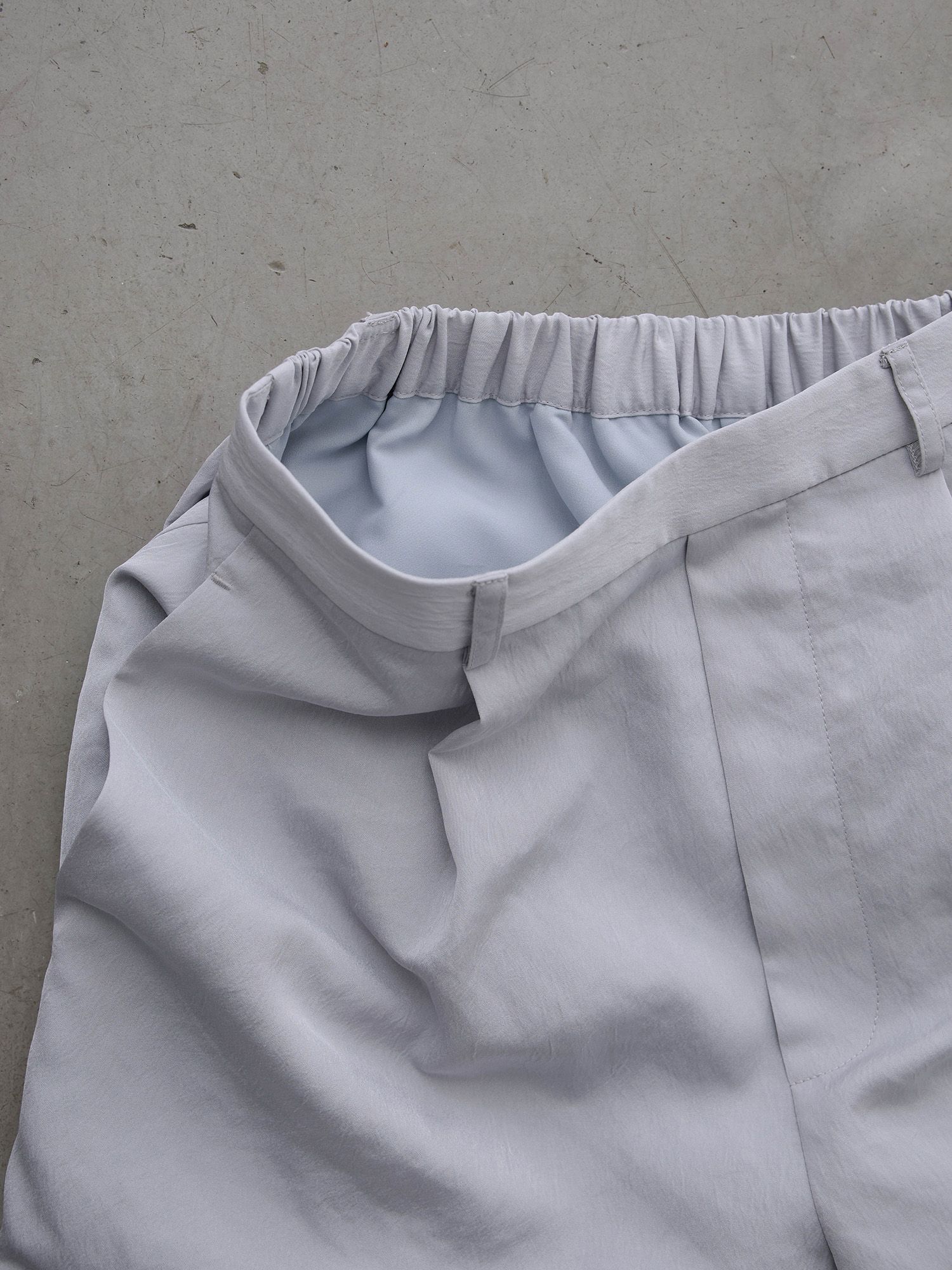 ウォッシャブルサテンスラックス