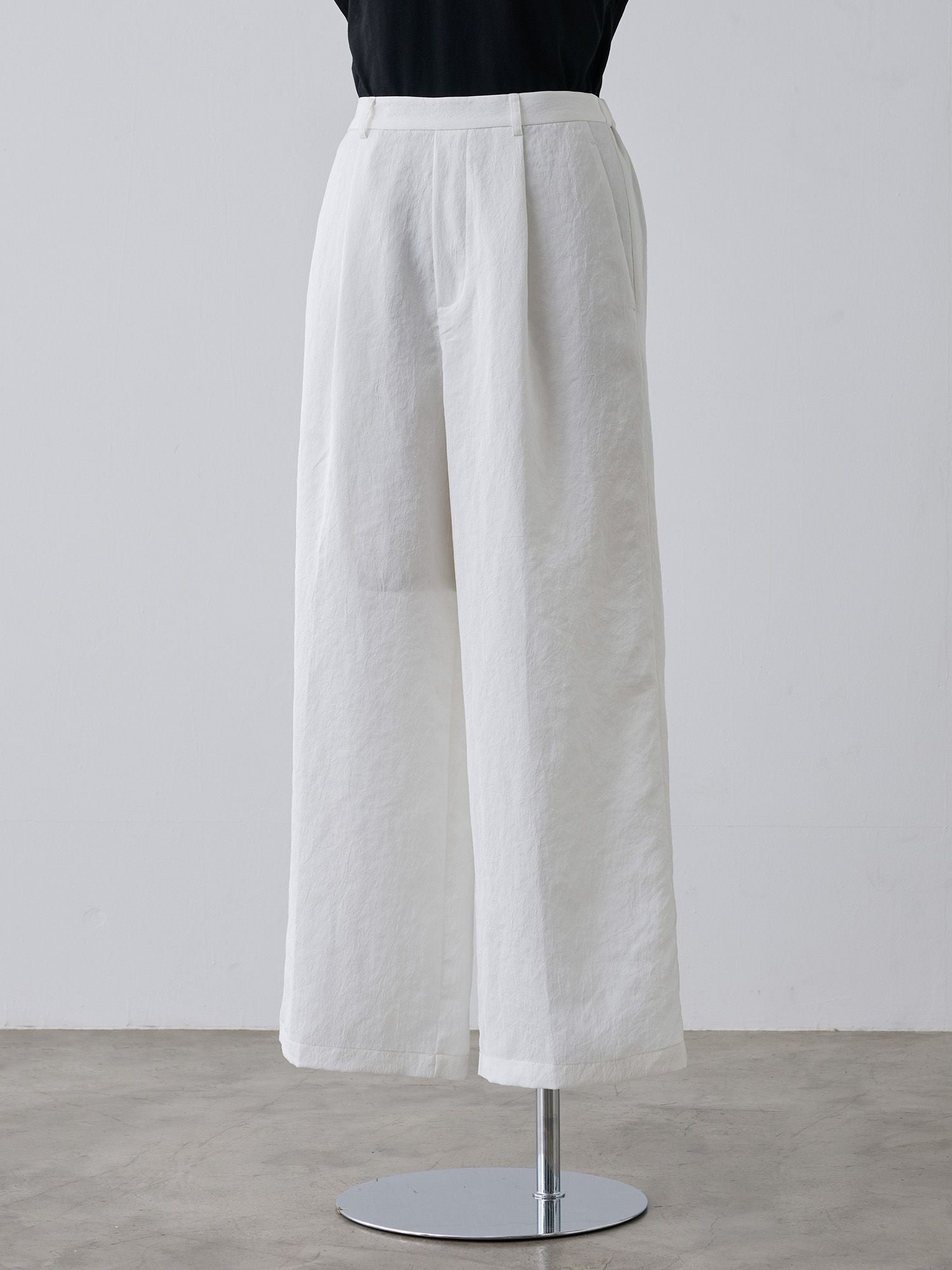 ウォッシャブルサテンスラックス