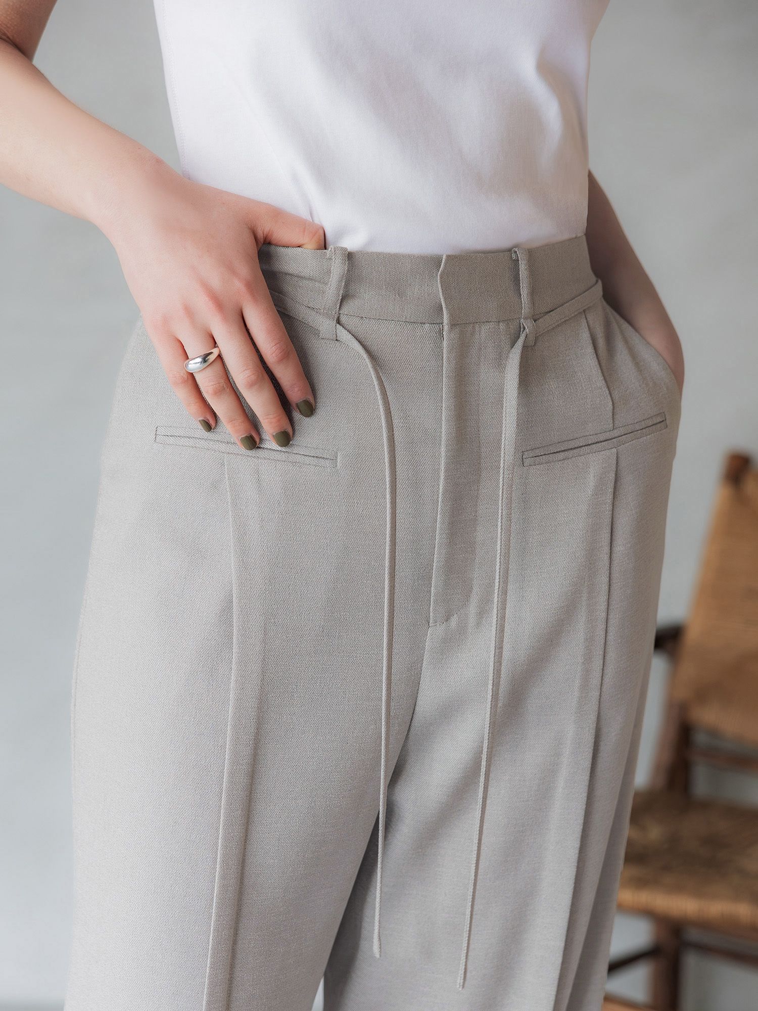 H173 B83 W66 H96 / 着用サイズ : サンプル