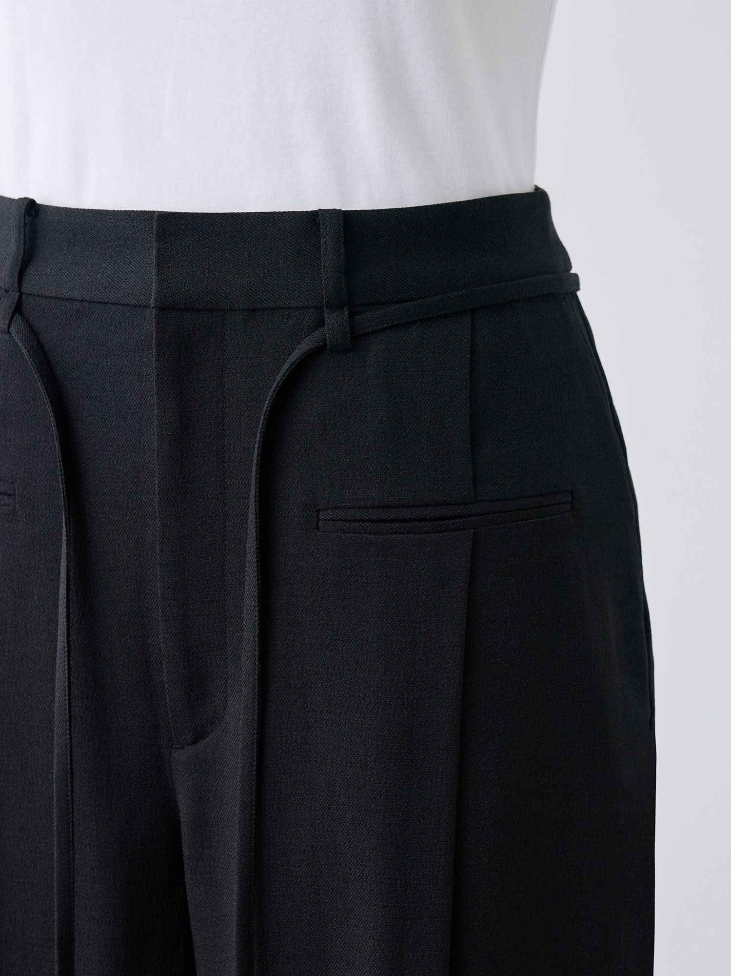 ピンタックスラブストレートパンツ