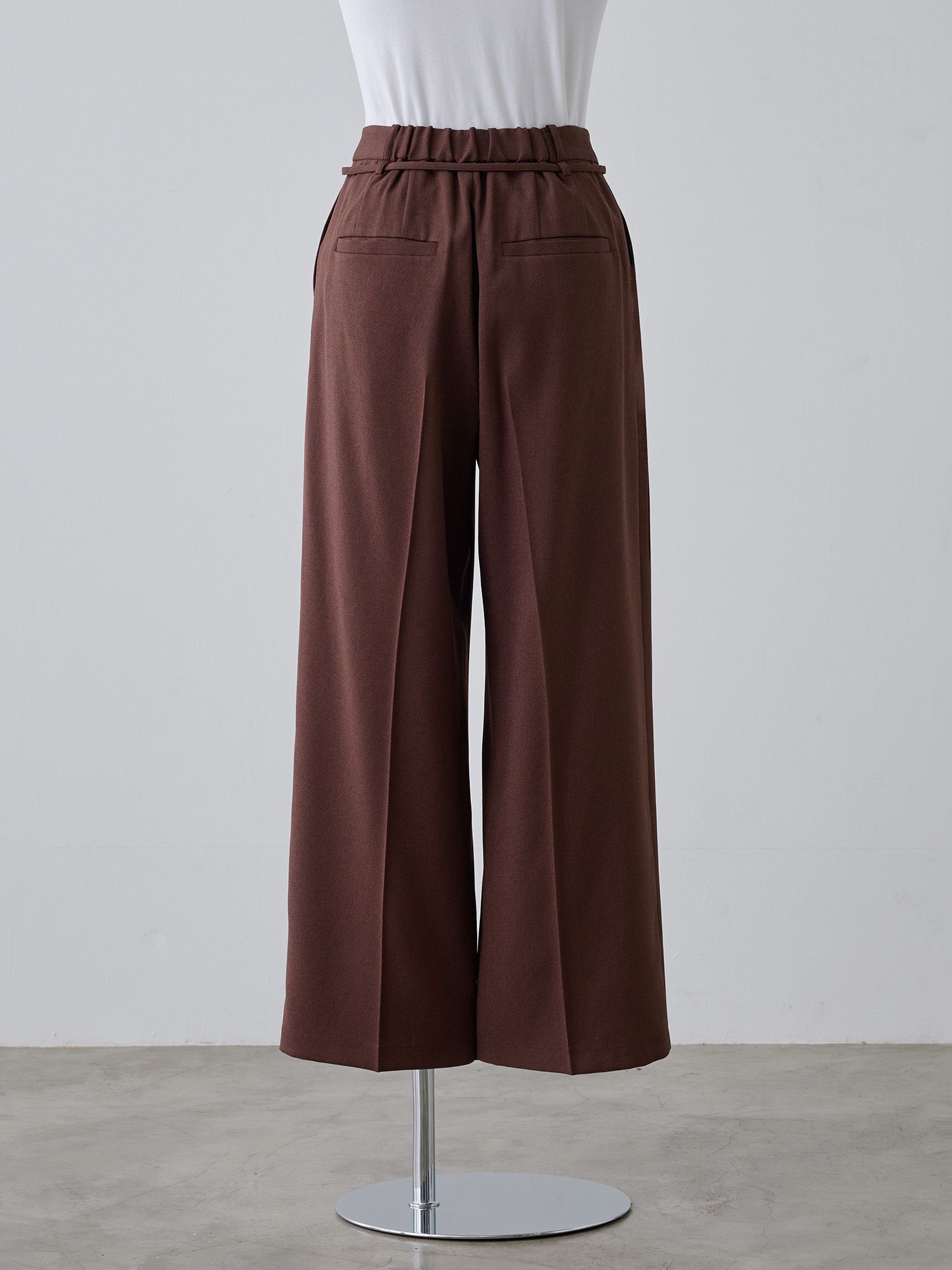 ピンタックスラブストレートパンツ