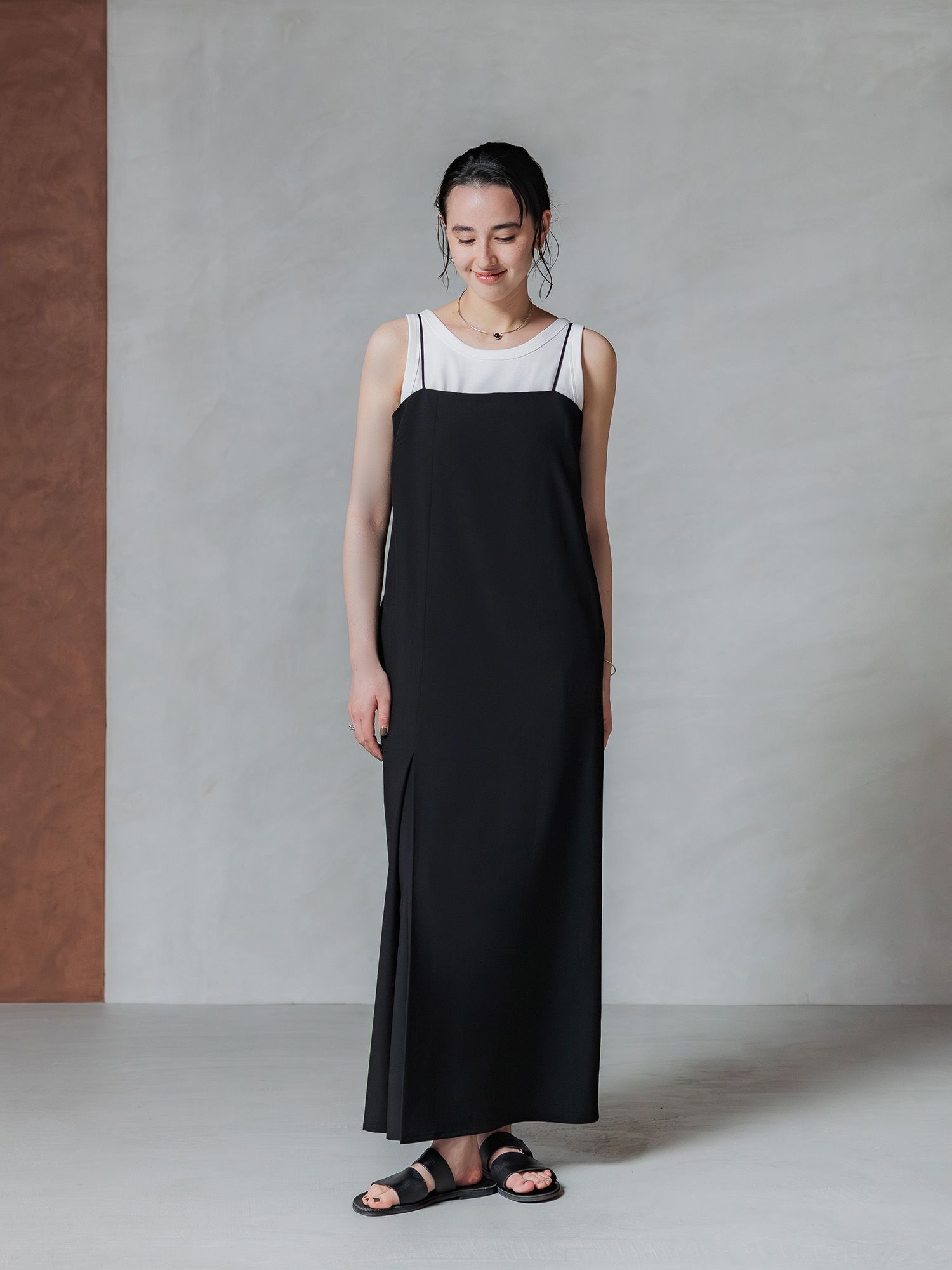 H173 B83 W66 H96 / 着用サイズ : サンプル