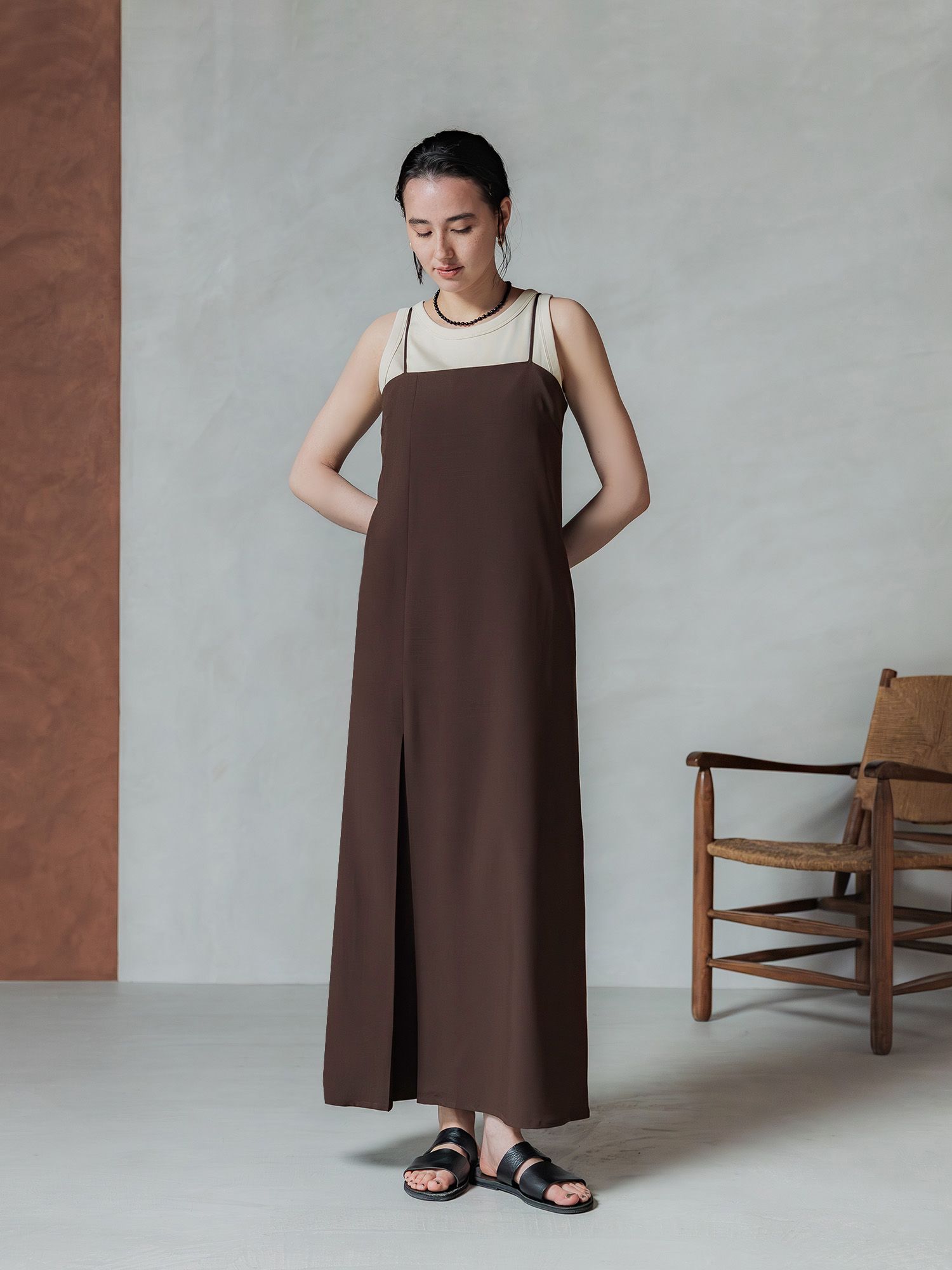 H173 B83 W66 H96 / 着用サイズ : サンプル