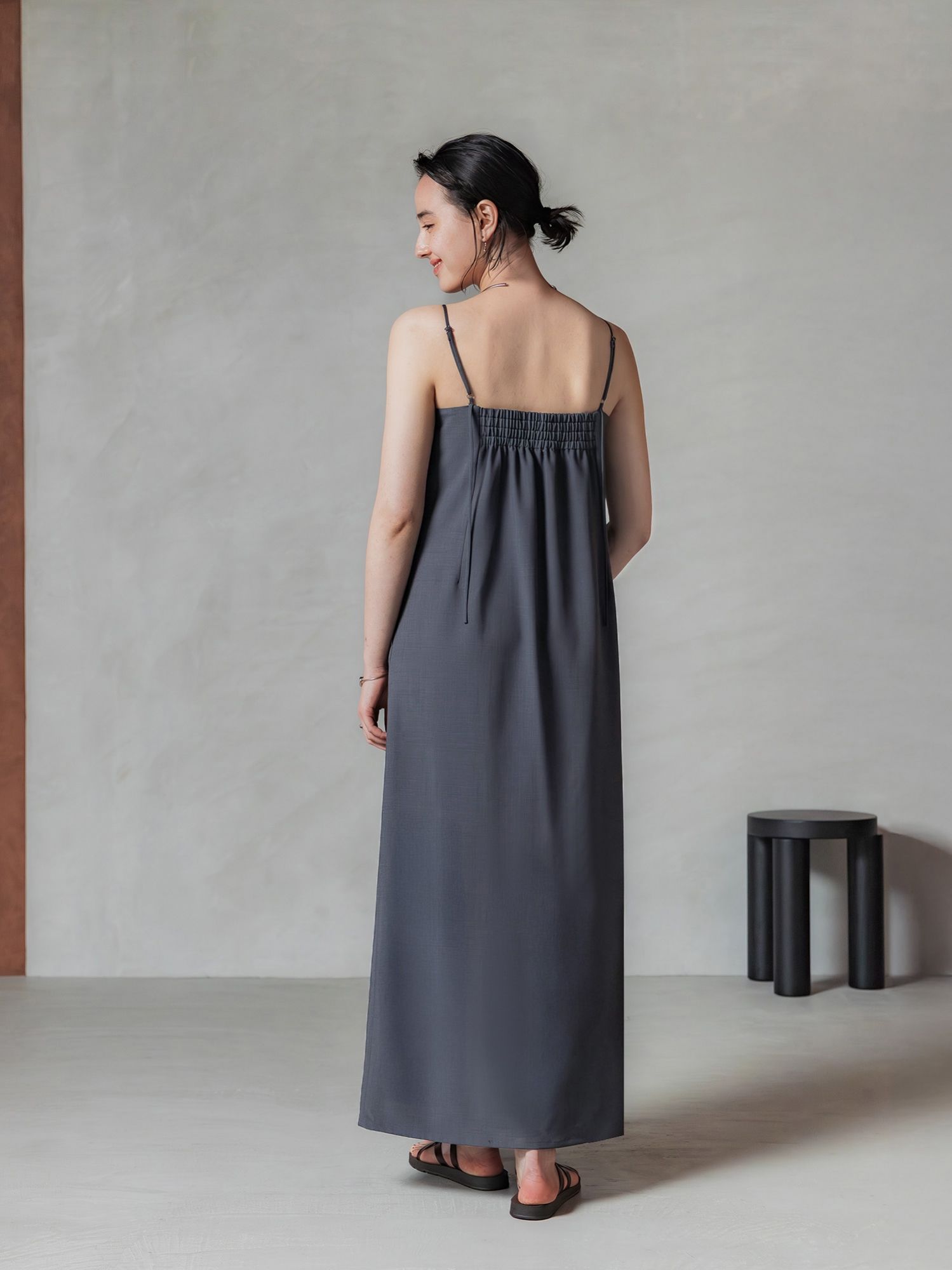 H173 B83 W66 H96 / 着用サイズ : サンプル