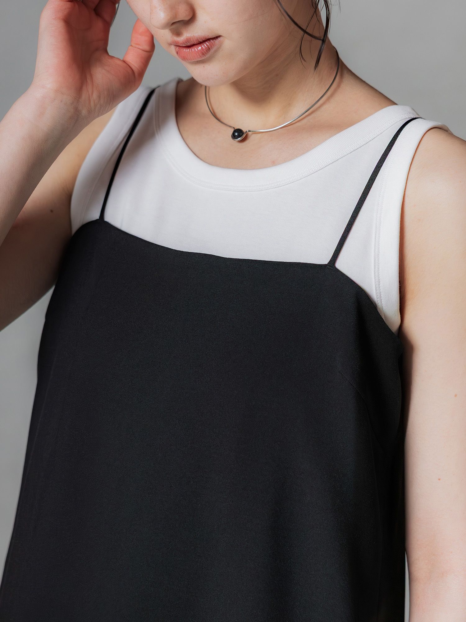 H173 B83 W66 H96 / 着用サイズ : サンプル