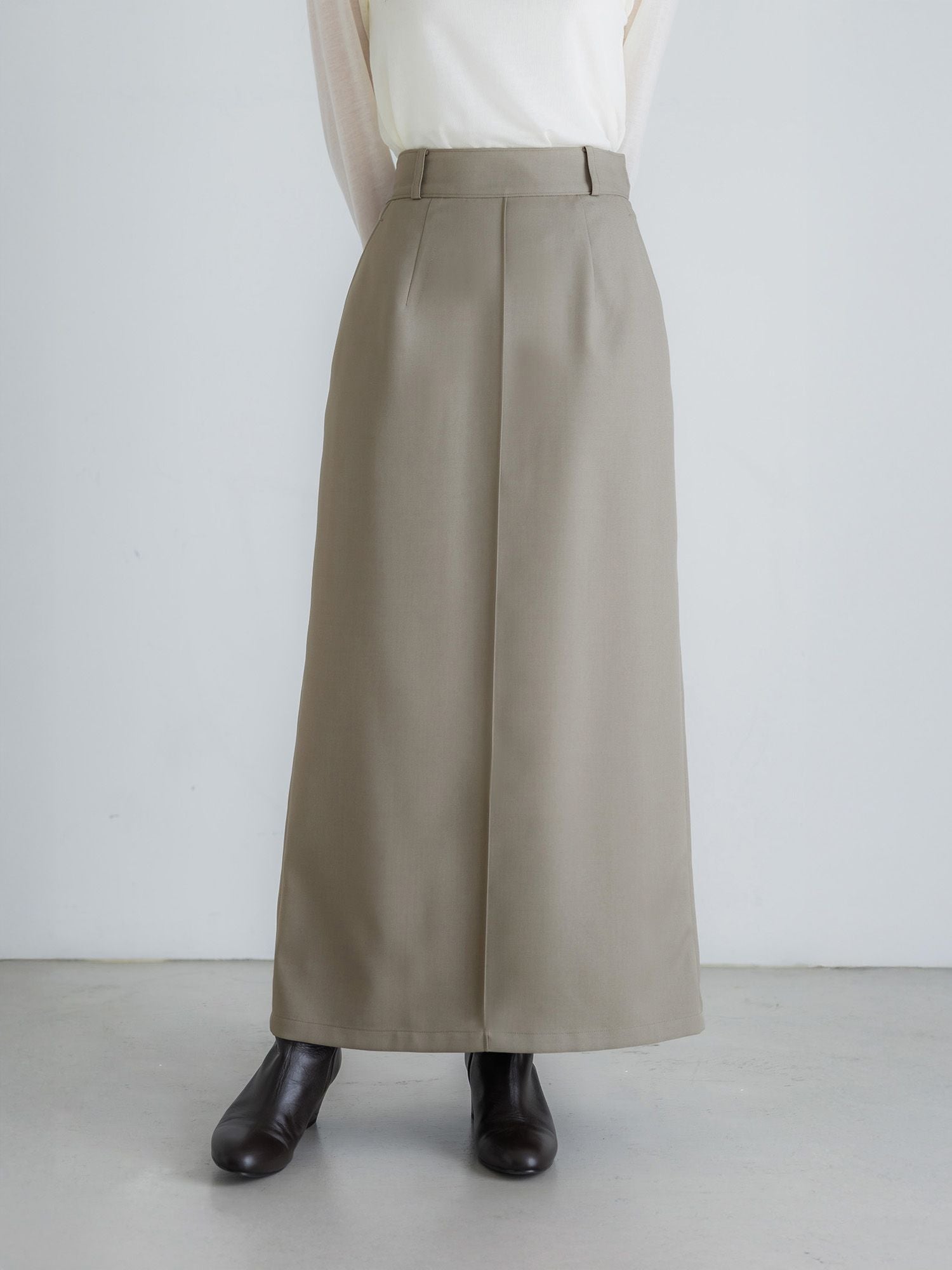 H170 B78 W59 H85 / 着用サイズ : サンプル