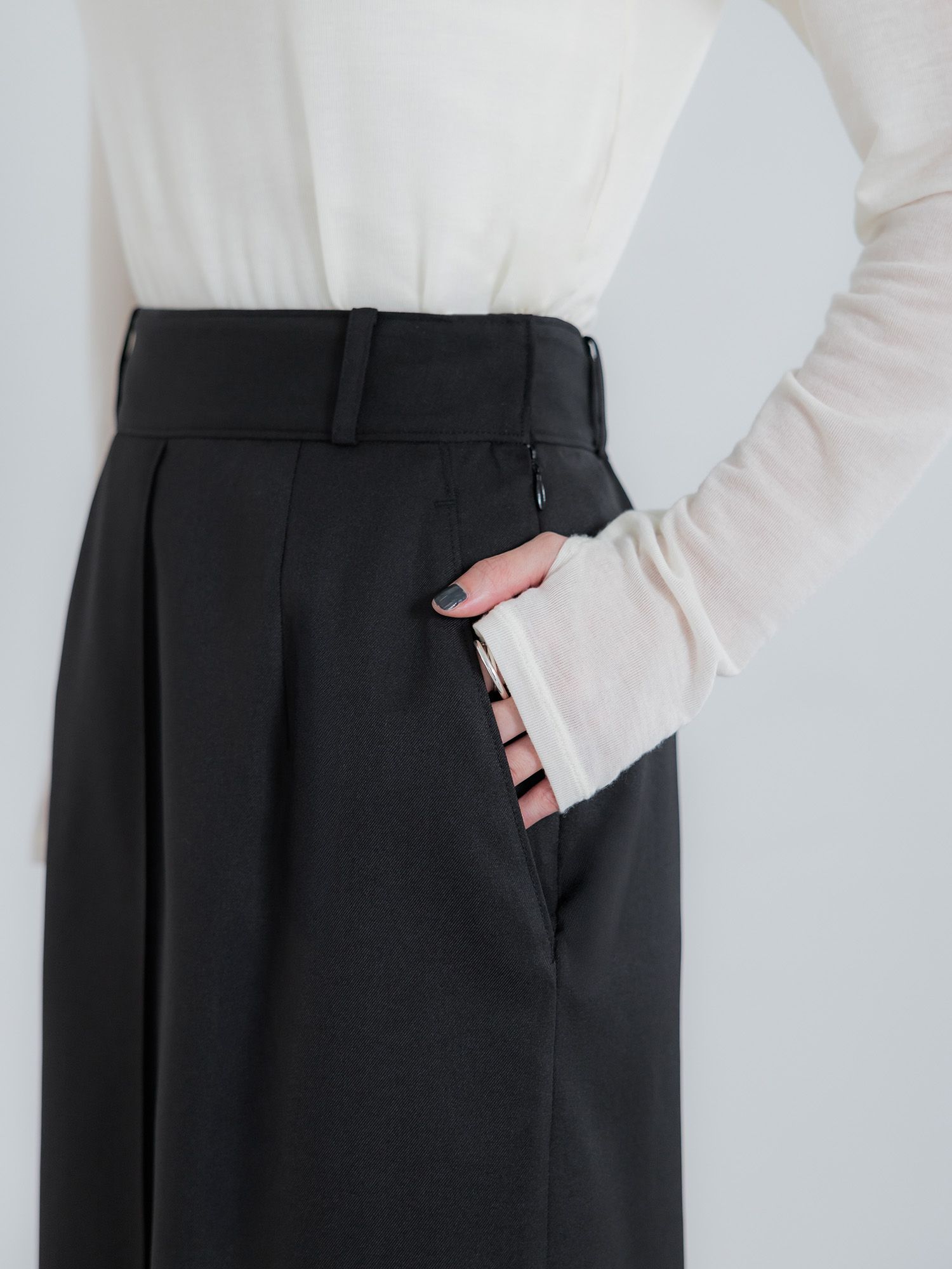 H170 B78 W59 H85 / 着用サイズ : サンプル