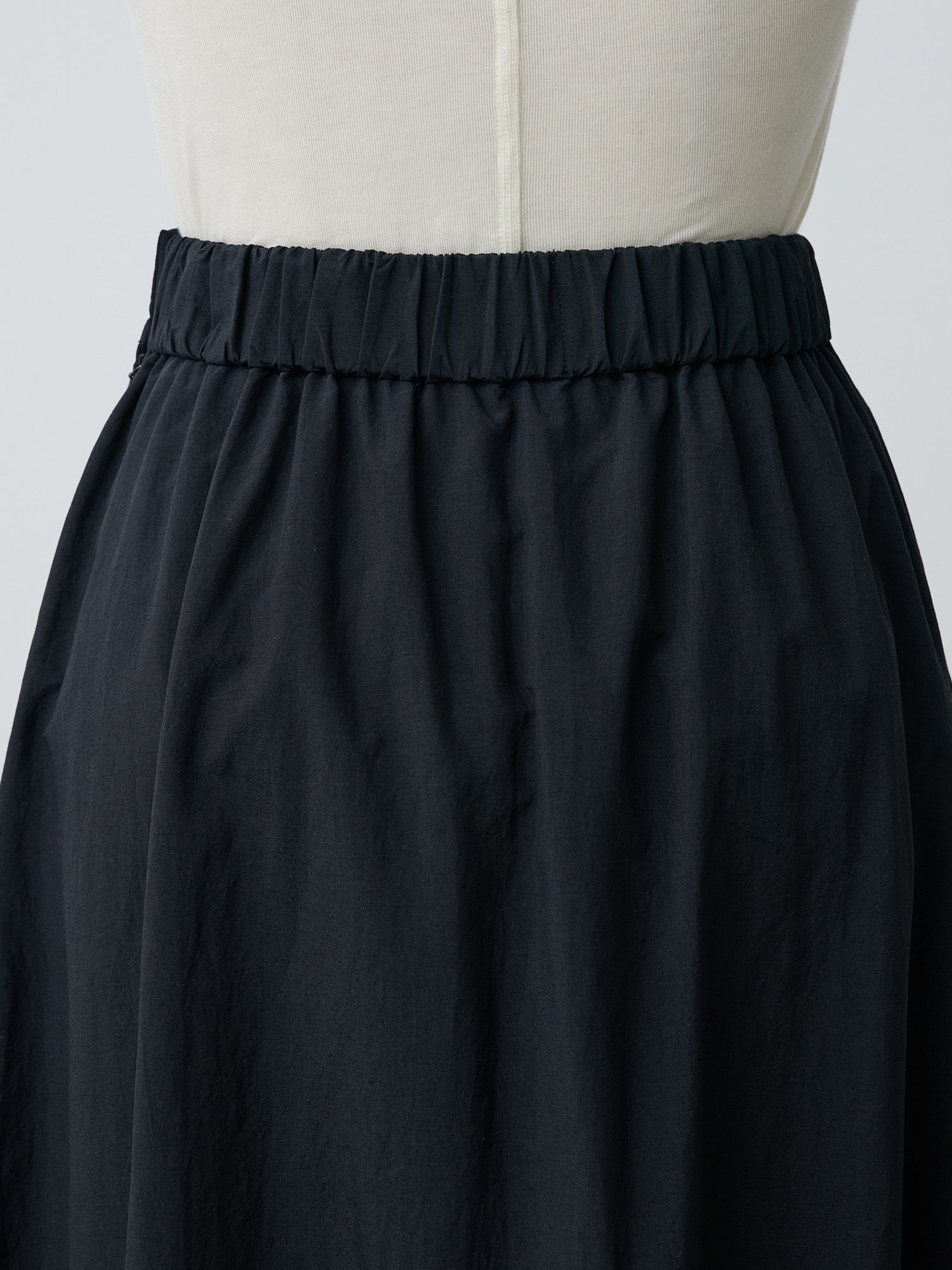 ナイロンドレープマキシスカート