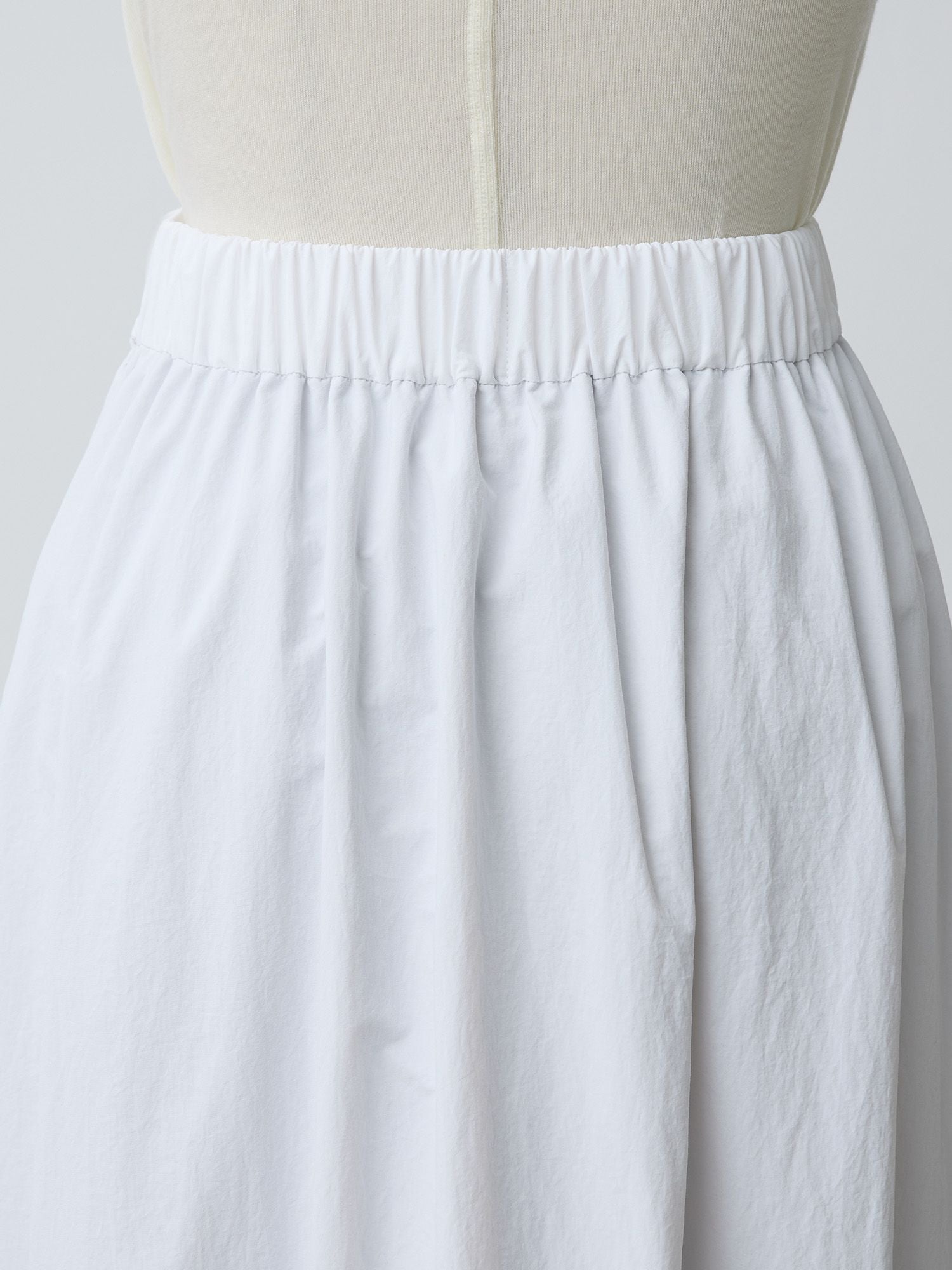 ナイロンドレープマキシスカート