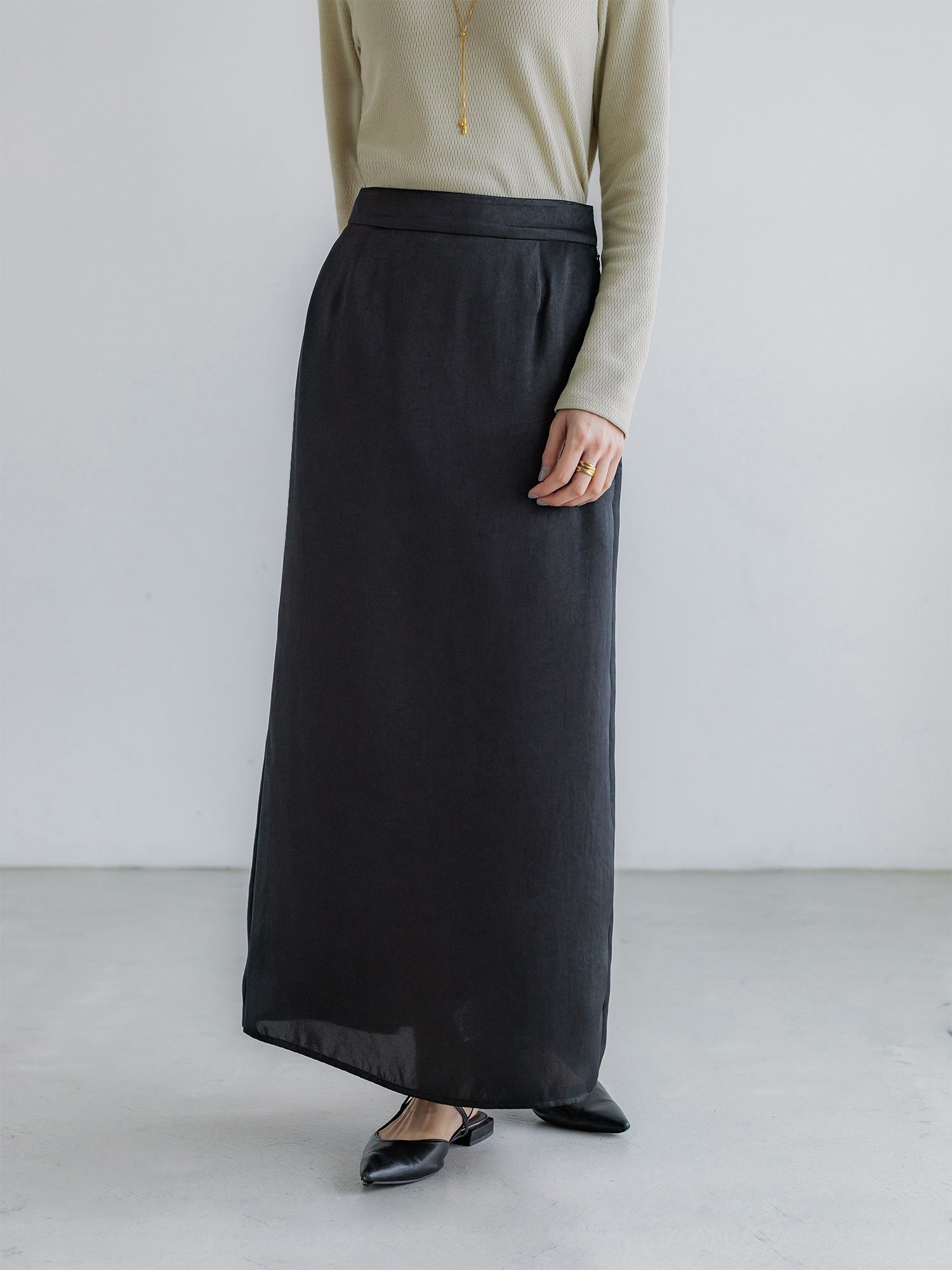 H172 B77 W56.5 H84.5 / 着用サイズ : サンプル