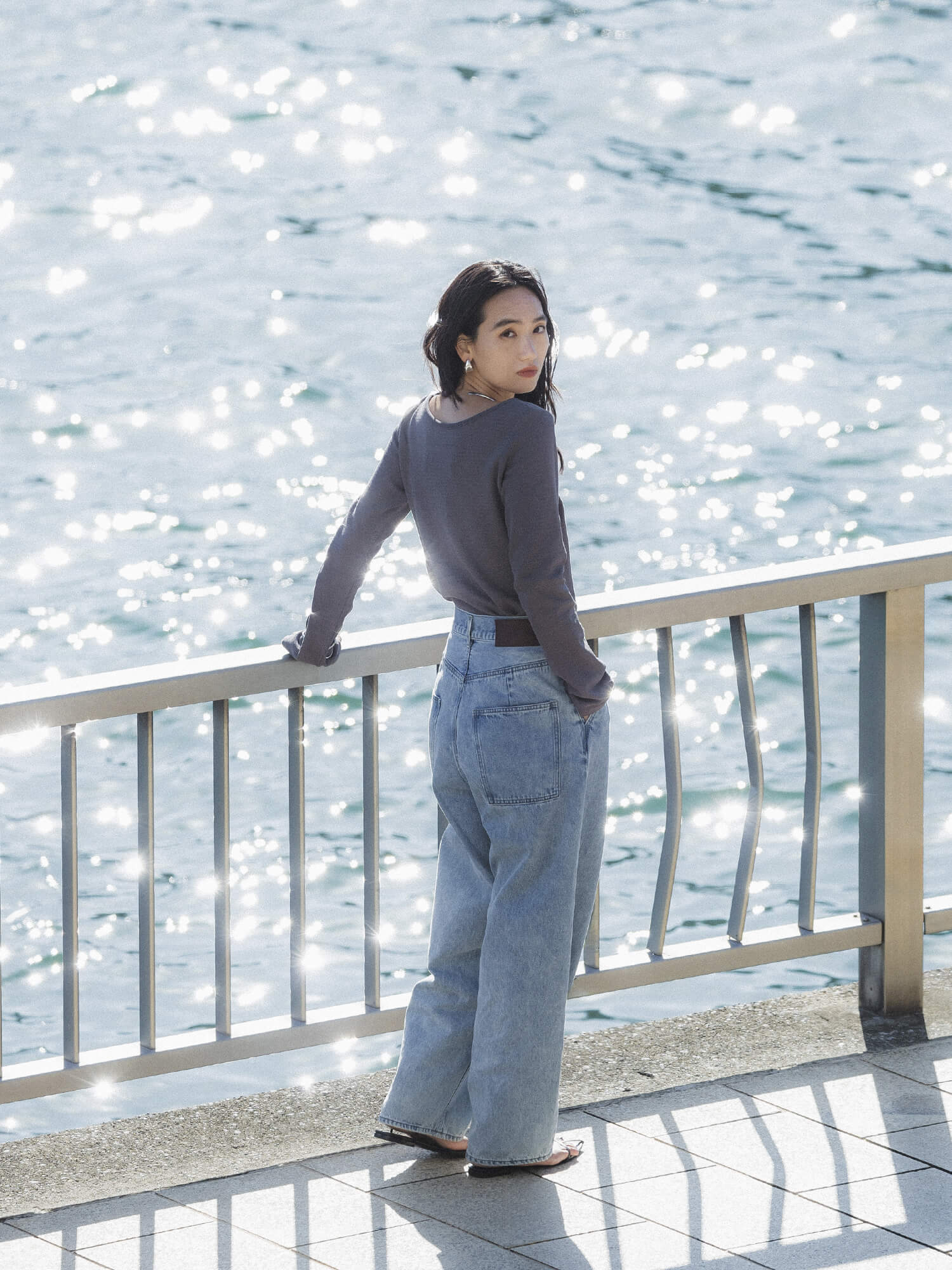 ソフトカーヴィデニムスラックス