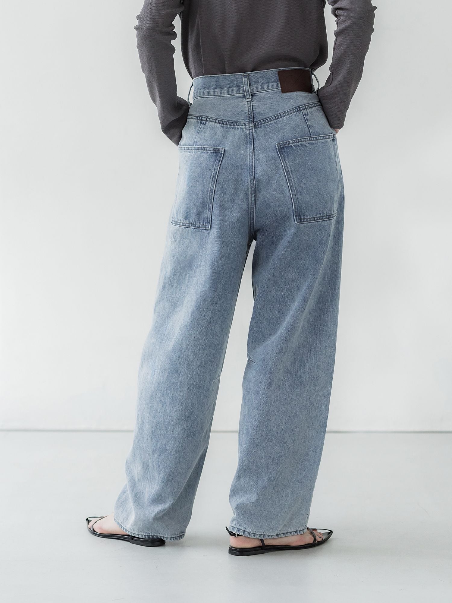 ソフトカーヴィデニムスラックス