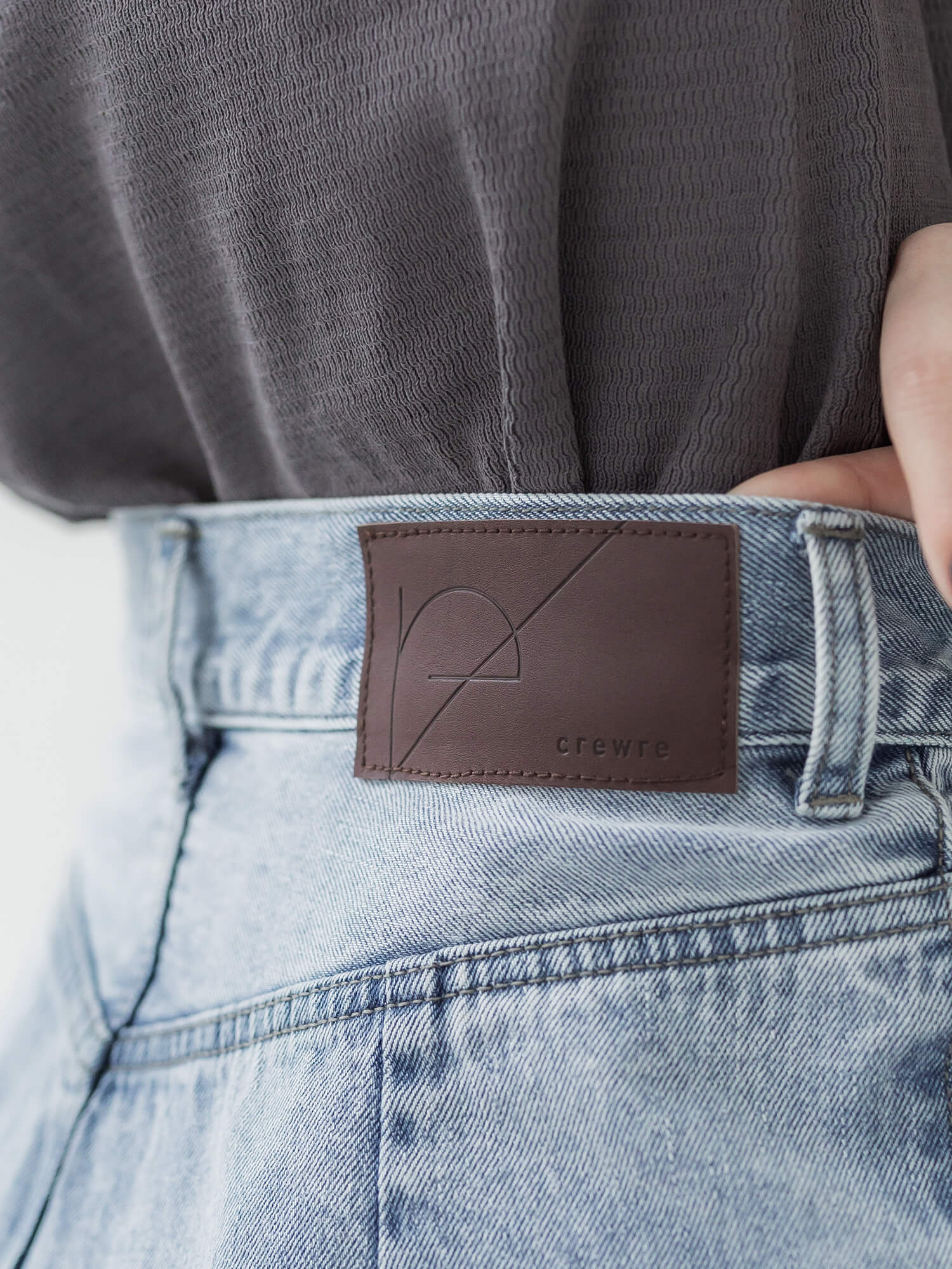 ソフトカーヴィデニムスラックス