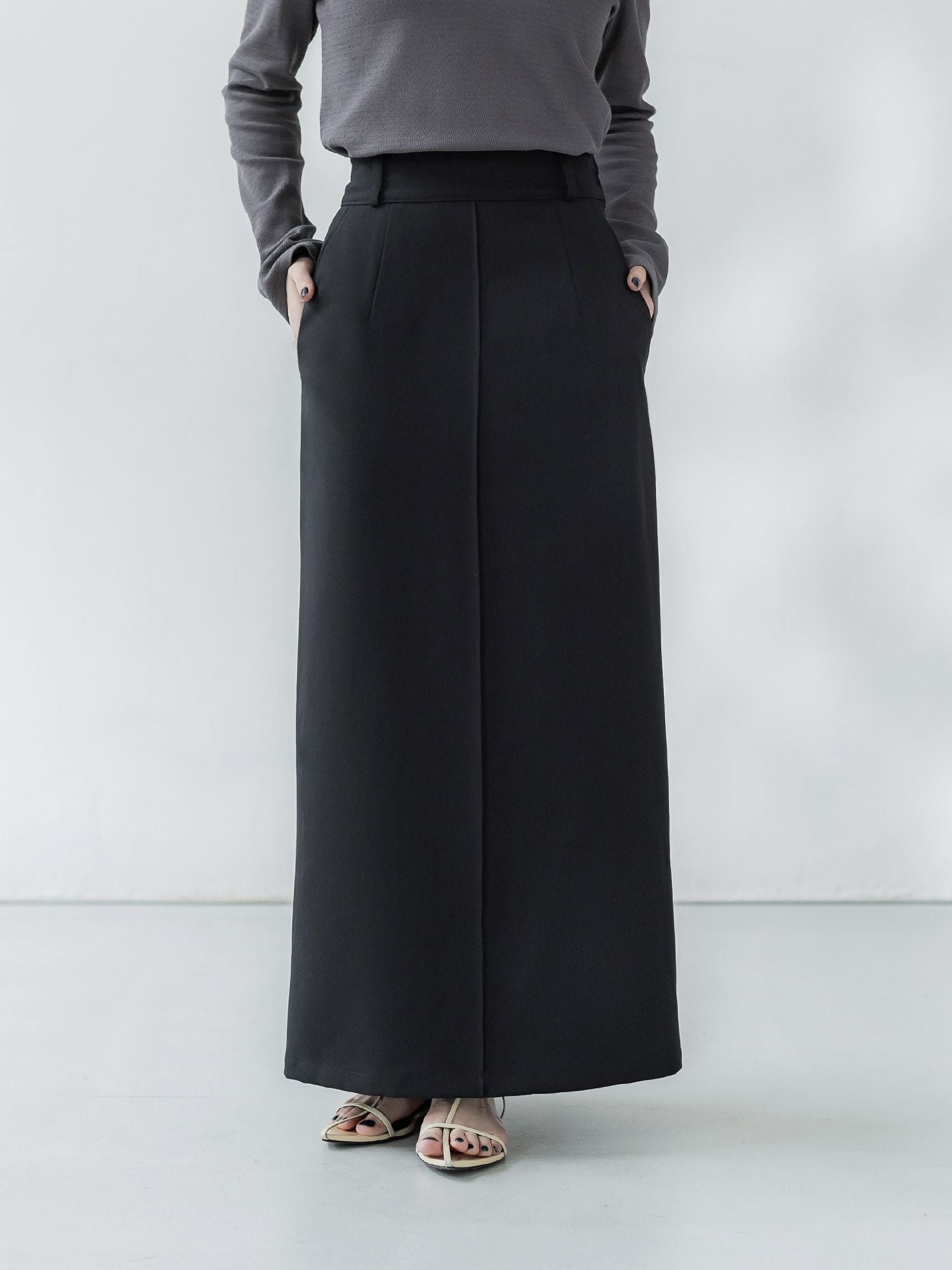 バックタックナロースカート