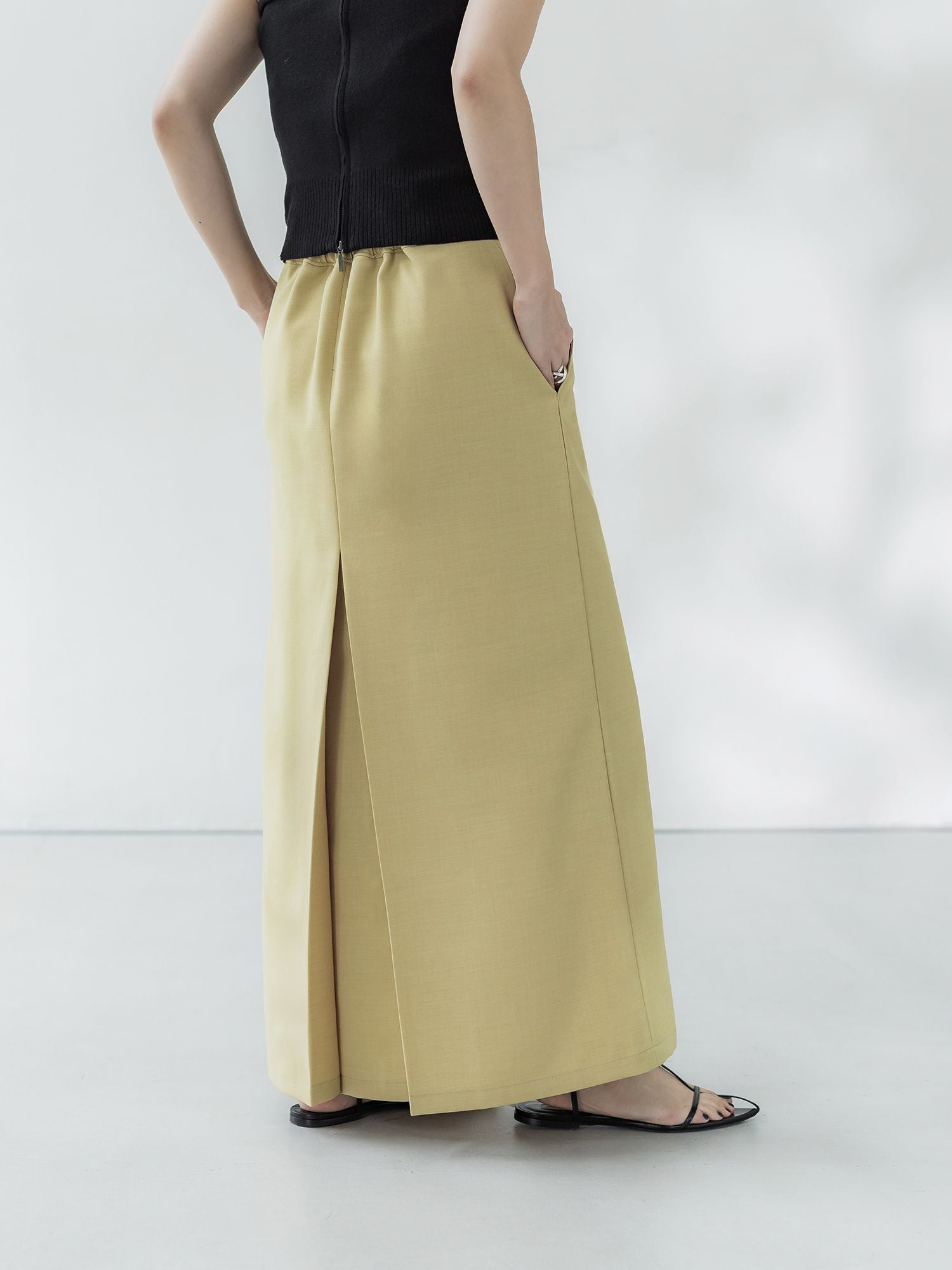 バックタックナロースカート