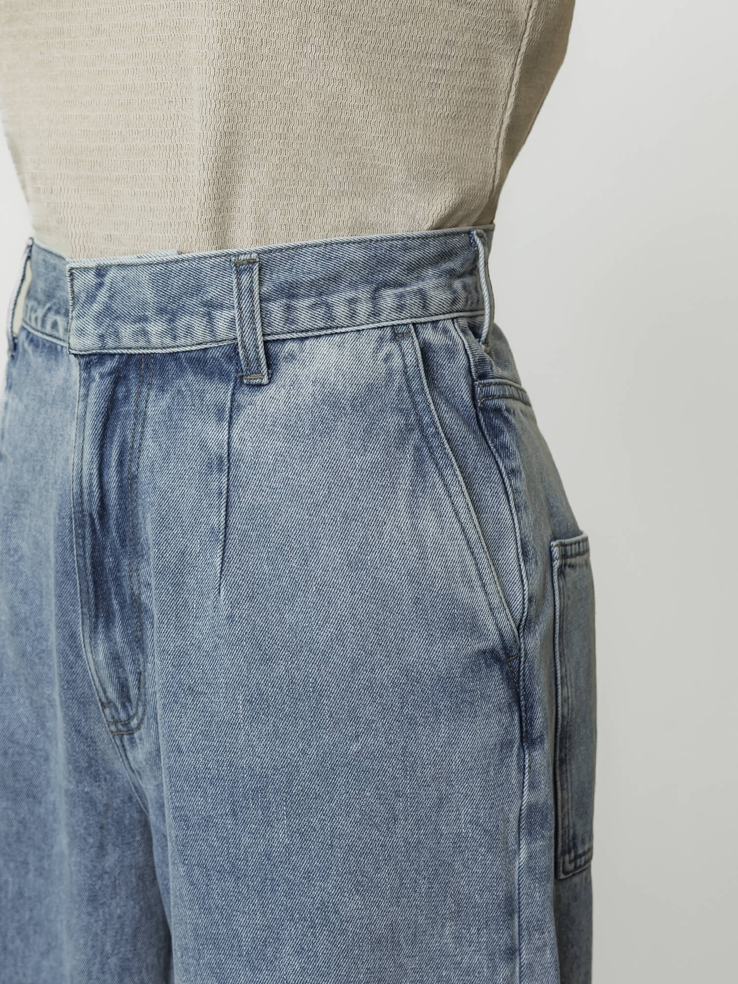 ソフトカーヴィデニムスラックス