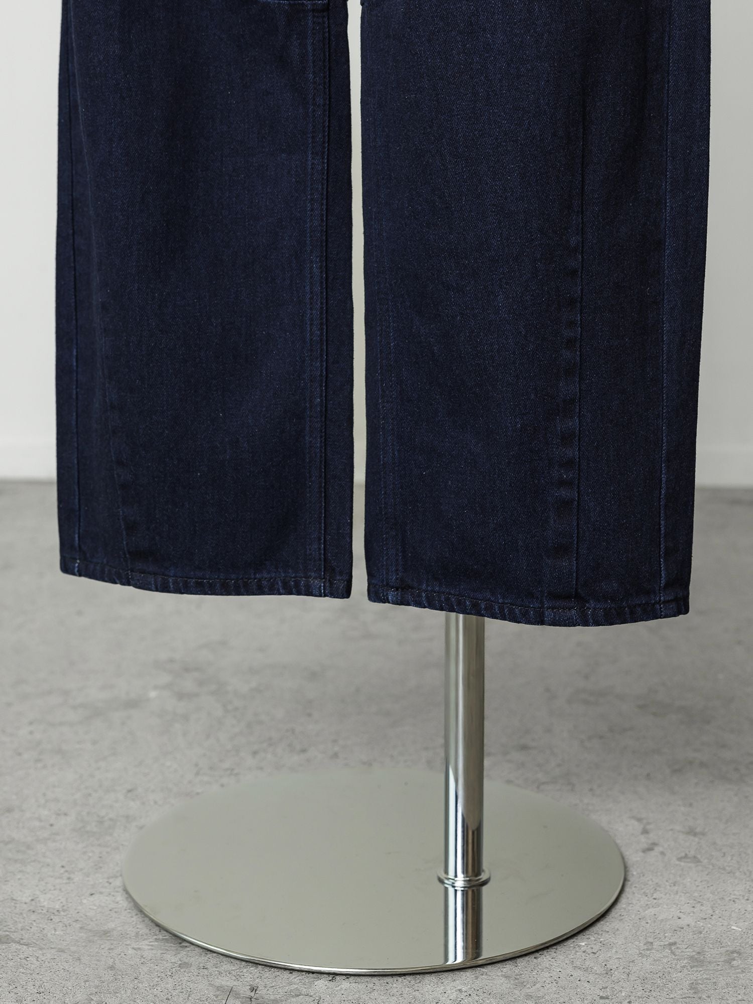 ソフトカーヴィデニムスラックス