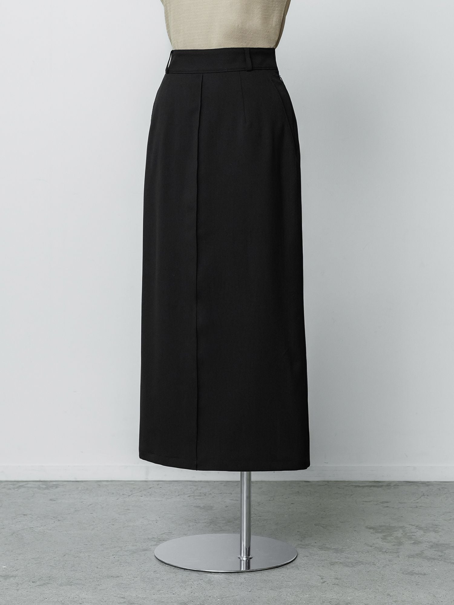 バックタックナロースカート