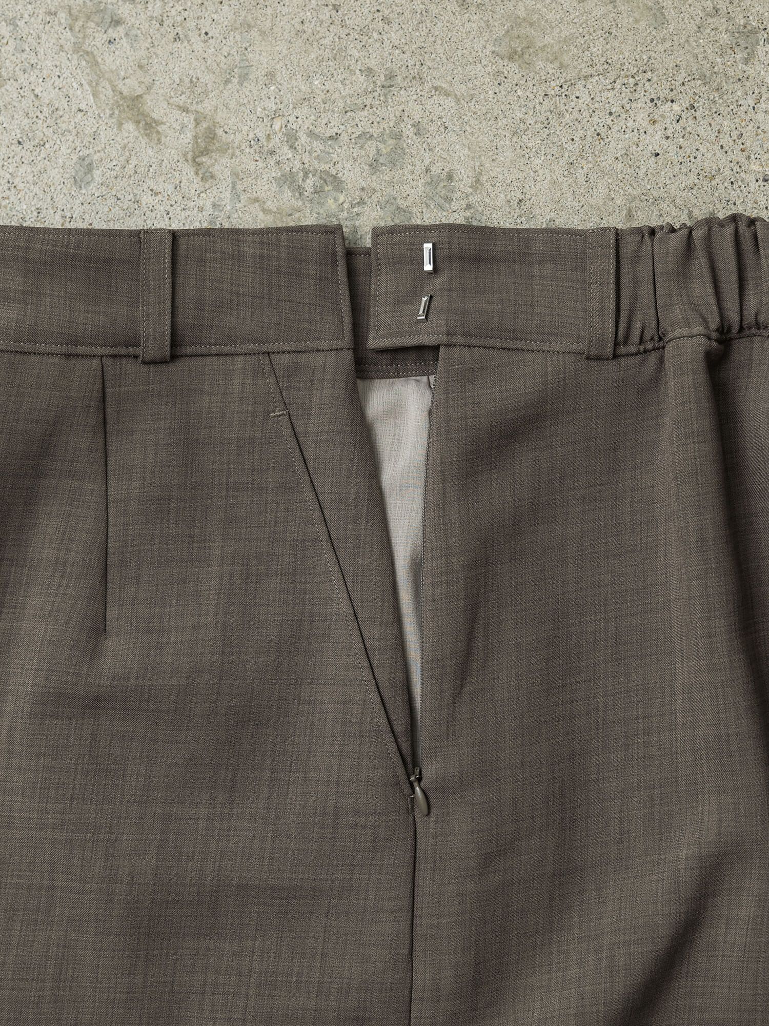 バックタックナロースカート