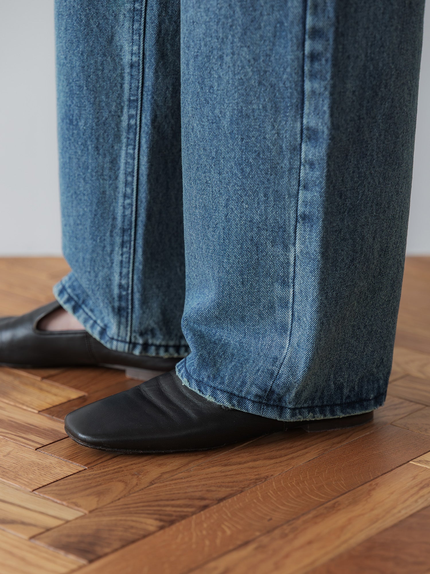 H168 B77 W60 H86 / 着用サイズ : サンプル