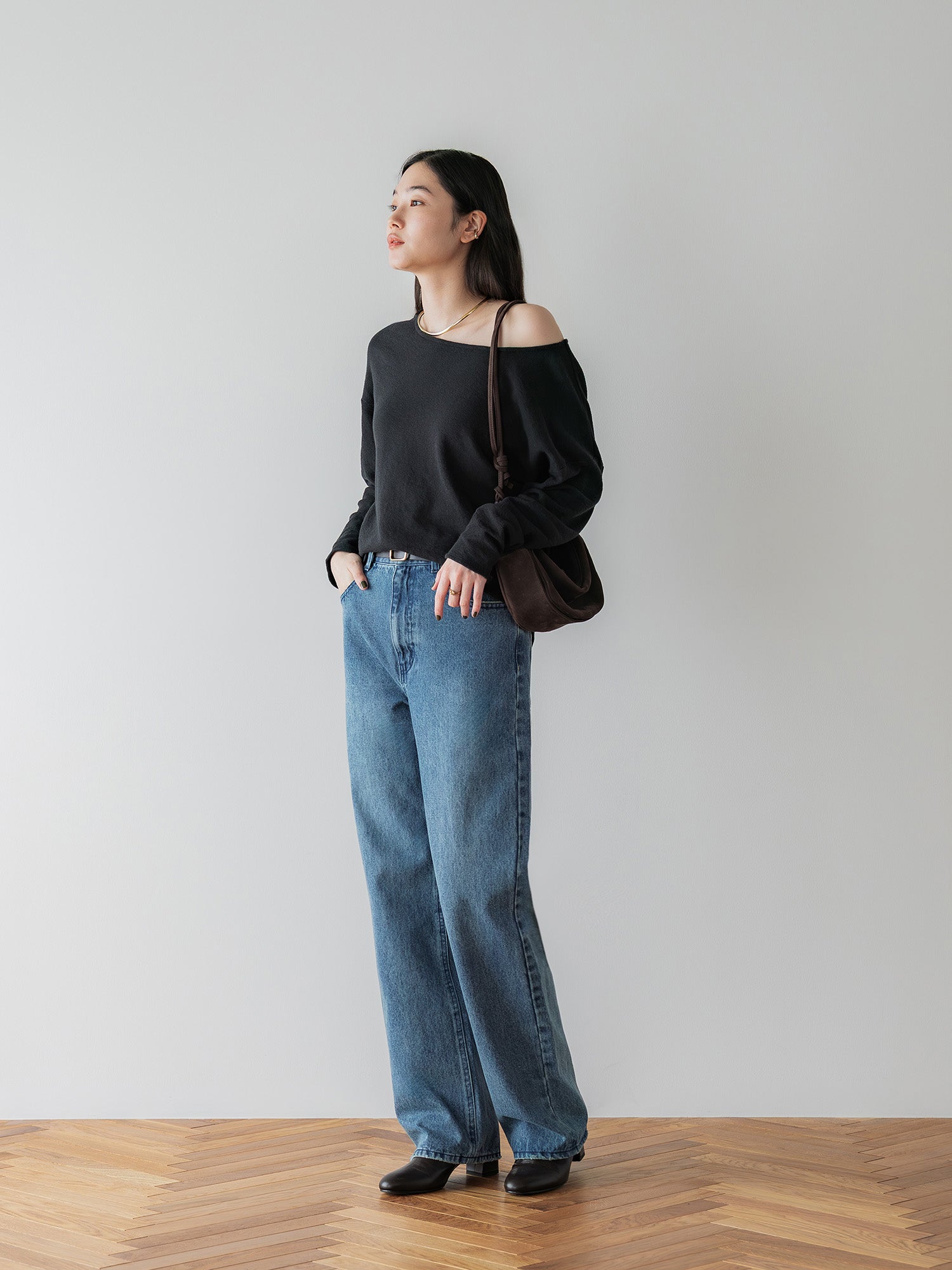 H168 B77 W60 H86 / 着用サイズ : サンプル