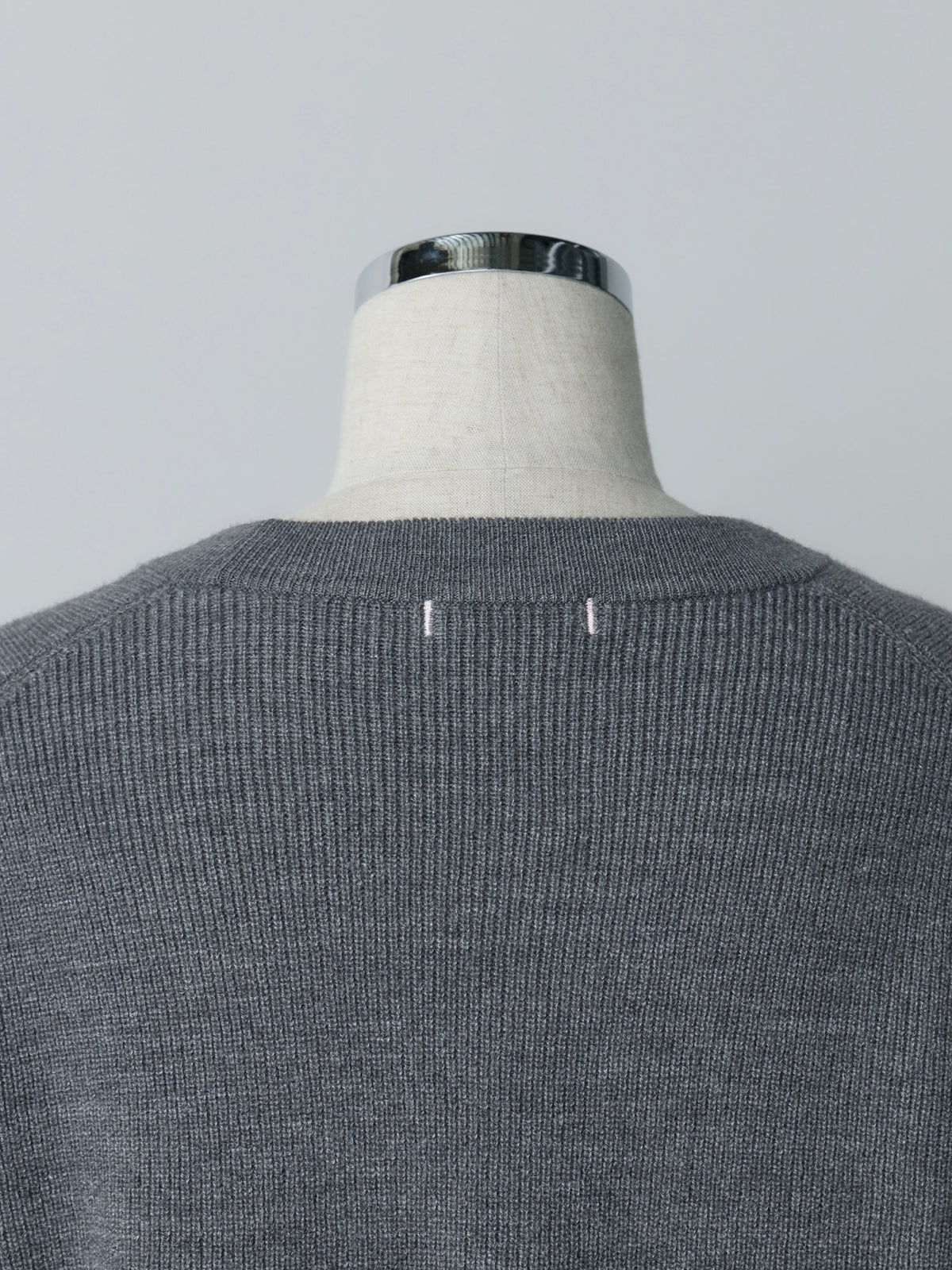 カラー：charcoal gray