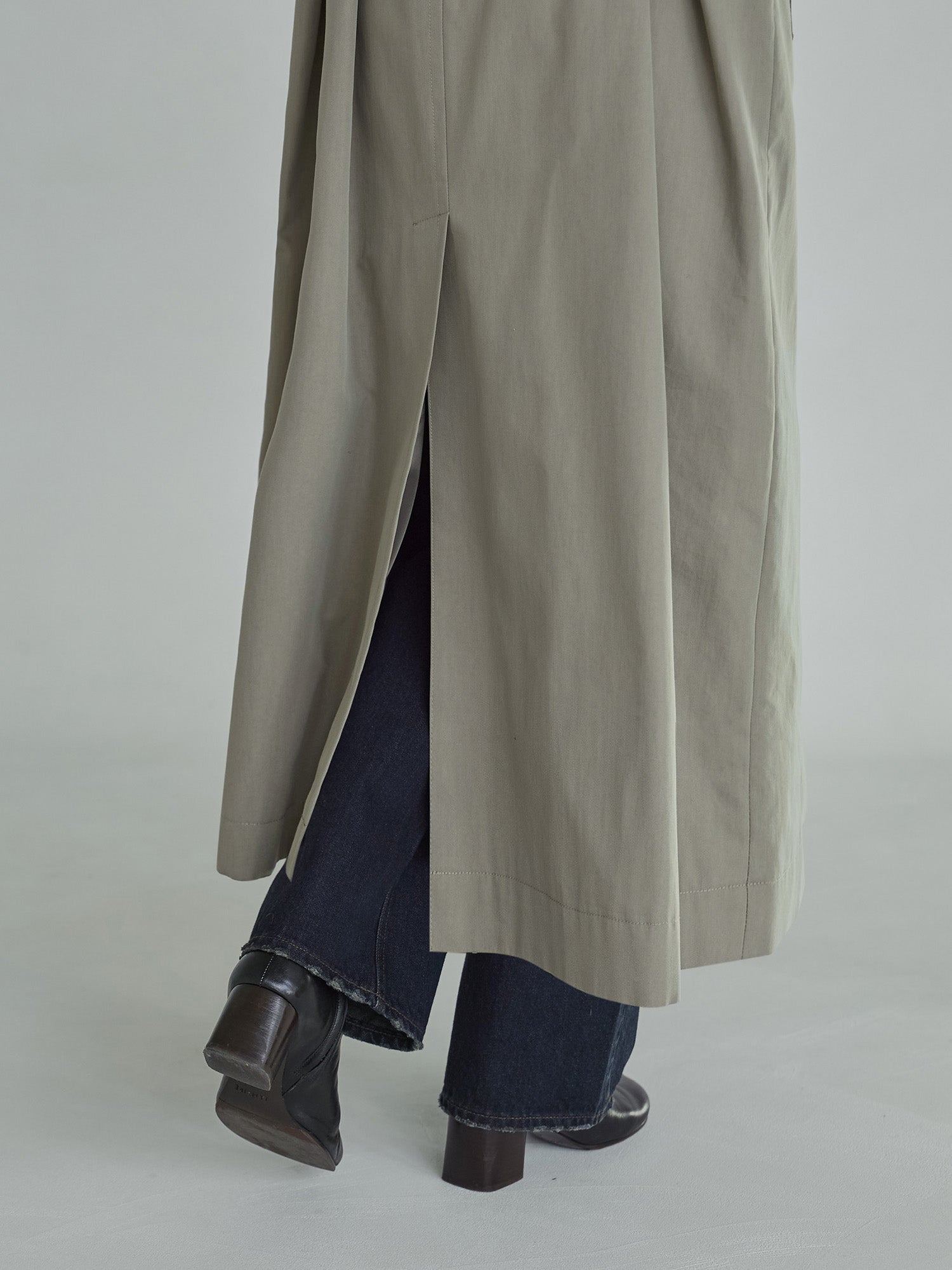 H168 B77 W60 H86 / 着用サイズ : size3