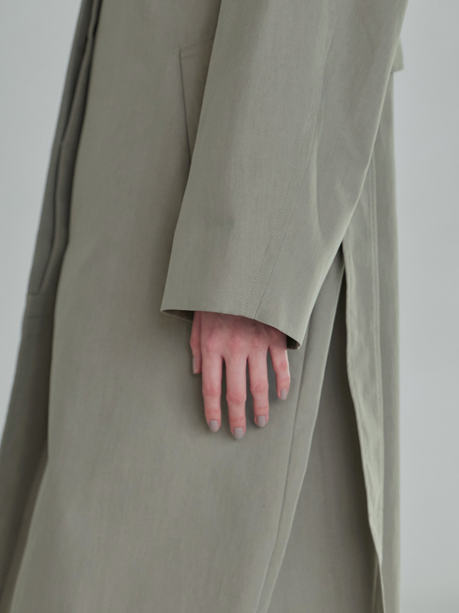 H168 B77 W60 H86 / 着用サイズ : size3