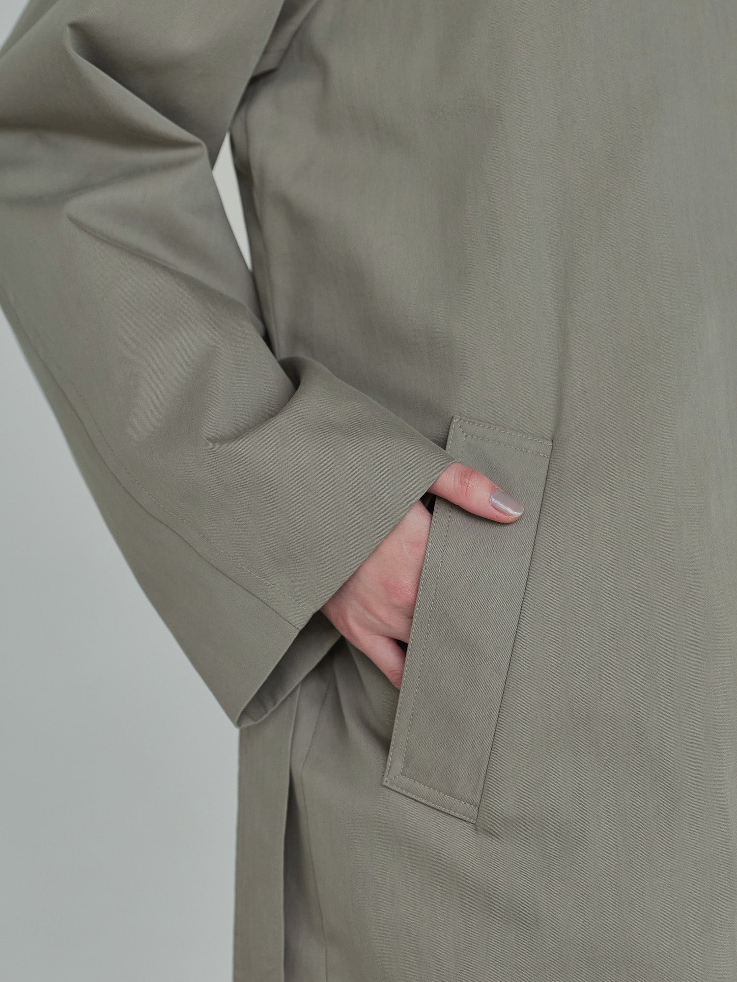 H168 B77 W60 H86 / 着用サイズ : size3