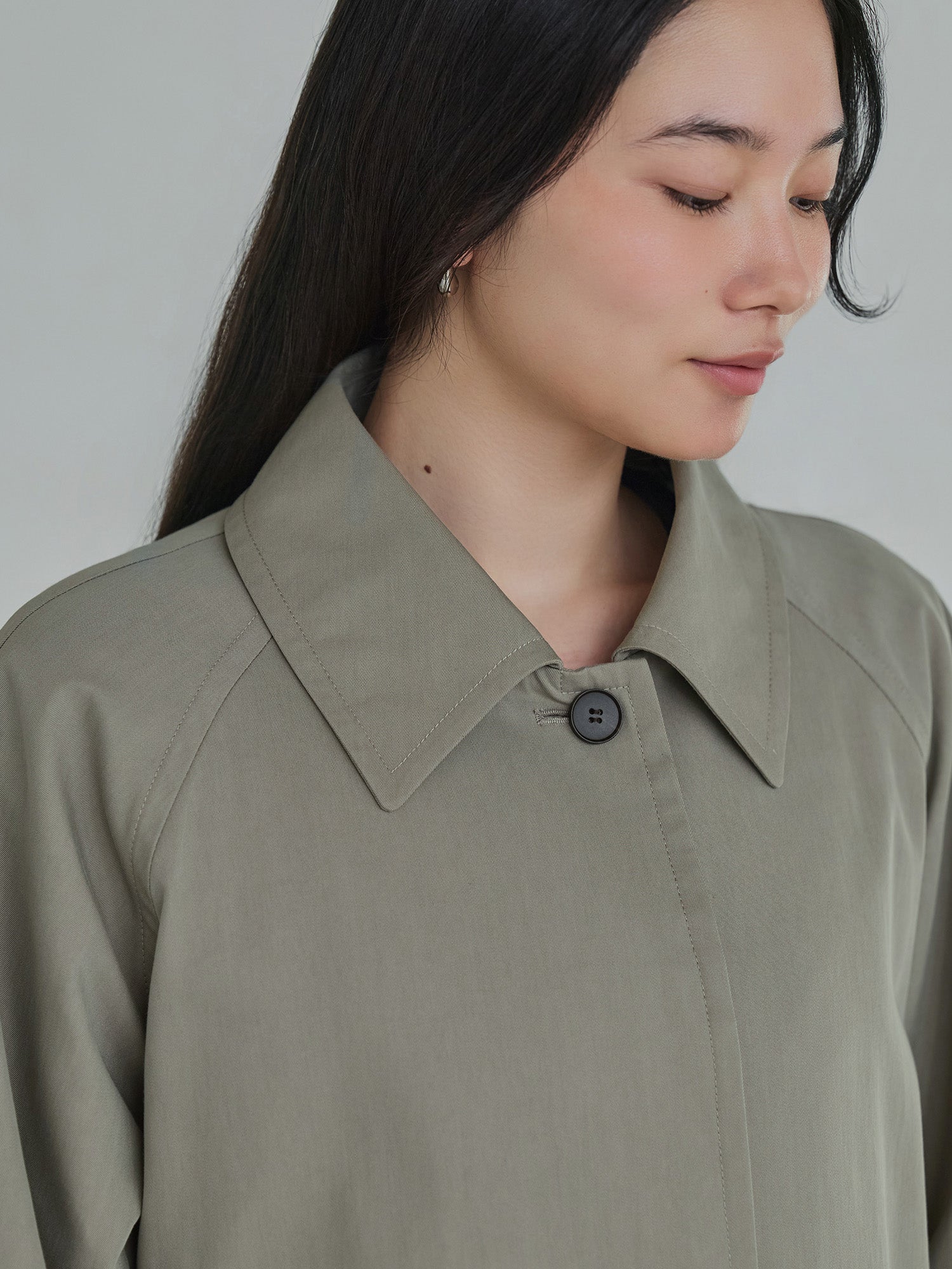 H168 B77 W60 H86 / 着用サイズ : size3