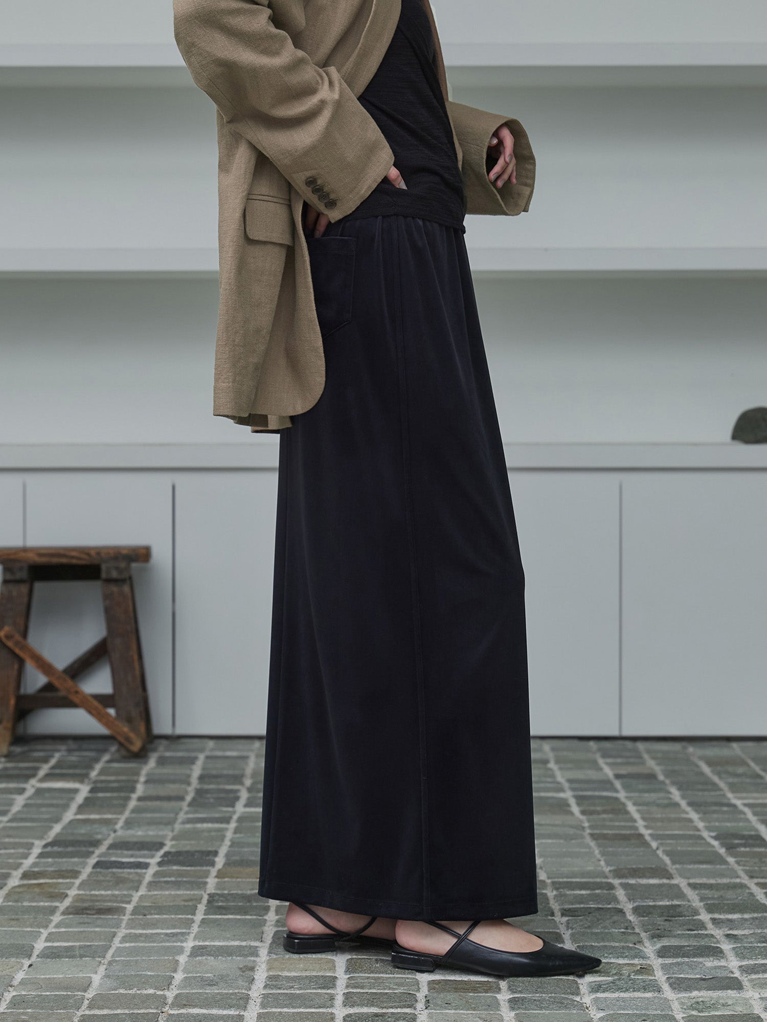 H168 B77 W60 H86 / 着用サイズ : サンプル