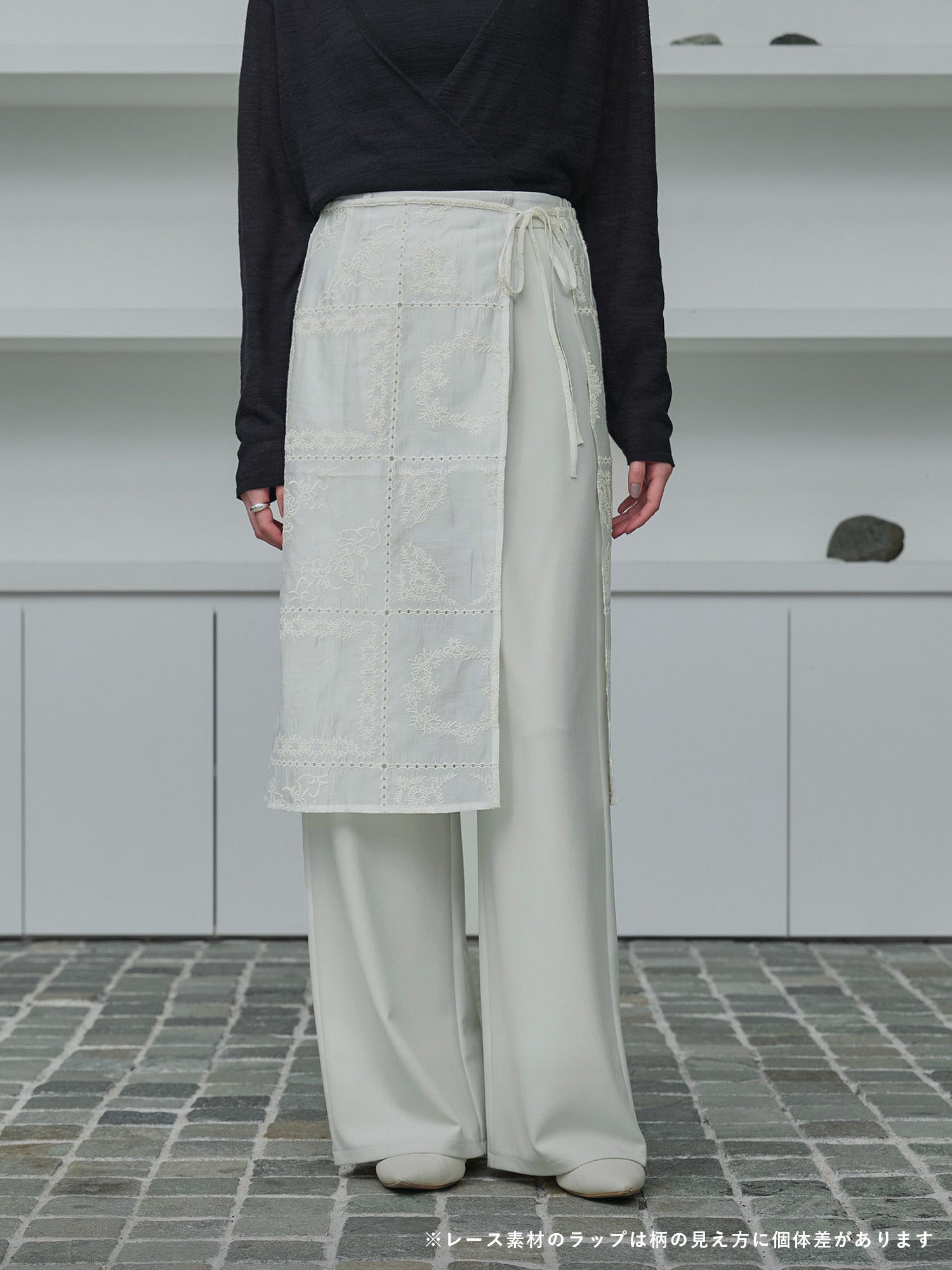 H168 B77 W60 H86 / 着用サイズ : サンプル