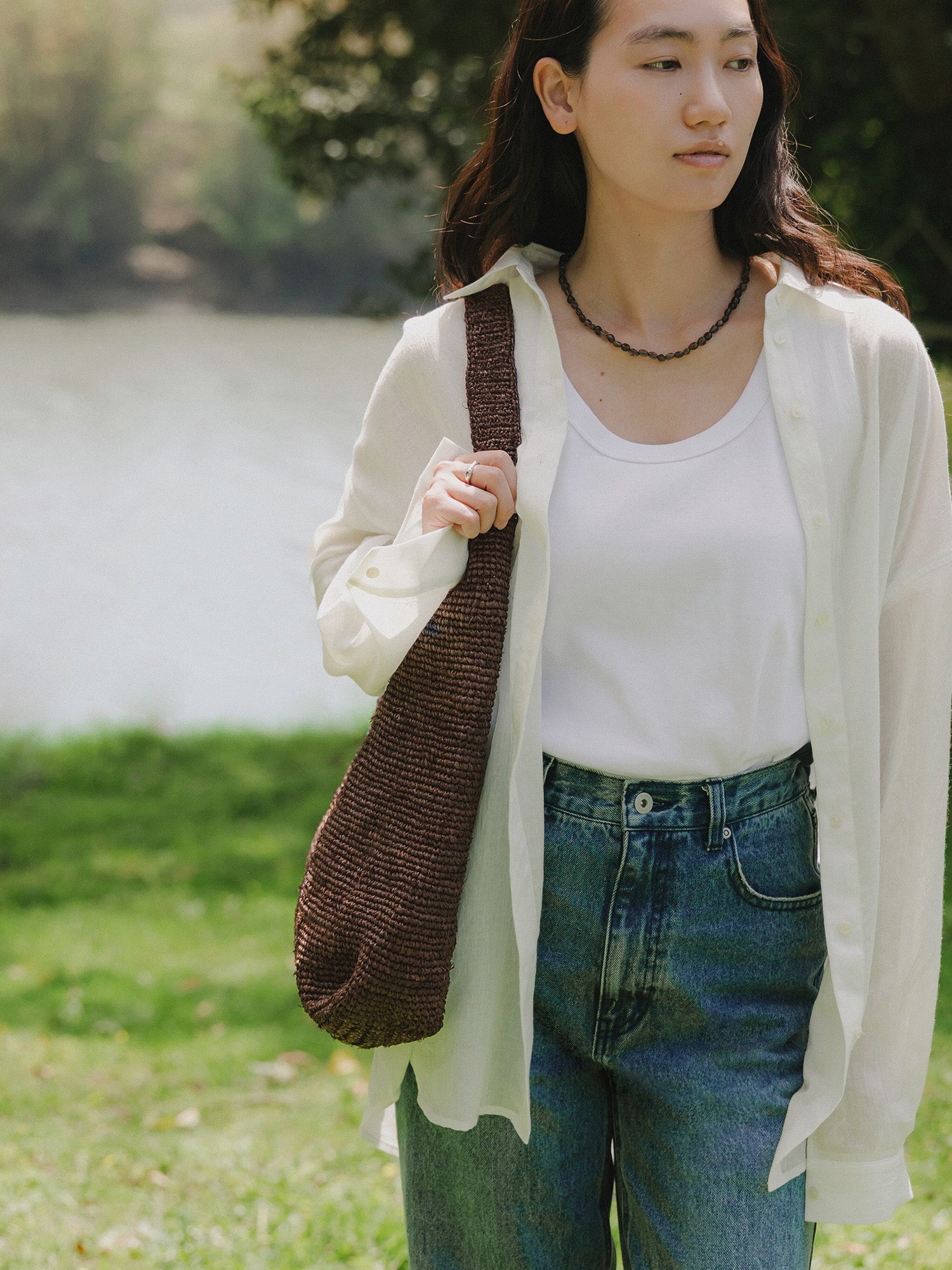 モデル H171 B80 W60 H85 / 着用カラー : dark brown